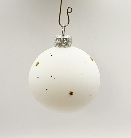 Kugel Schneemann mit Besen und rotem Schal