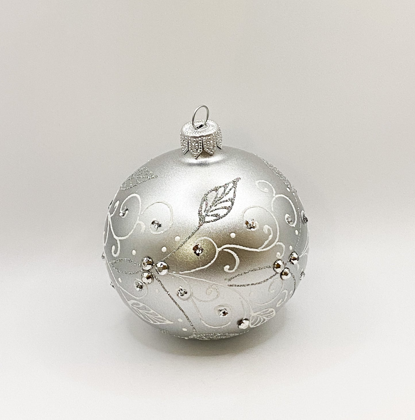 Ball silver matt with leaf tendril motif