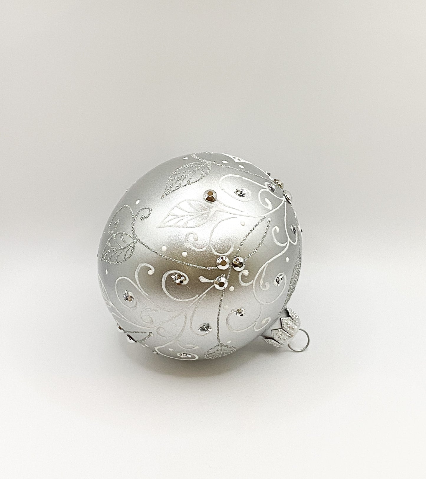 Ball silver matt with leaf tendril motif