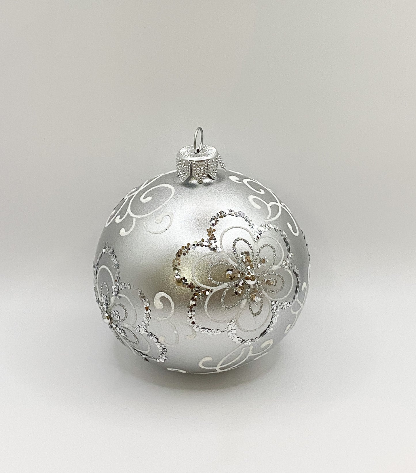 Ball silver matt with floral pattern
