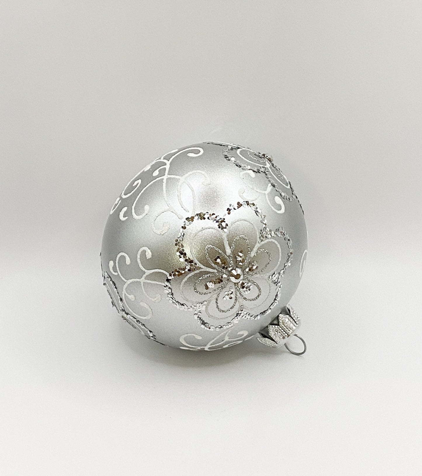 Ball silver matt with floral pattern