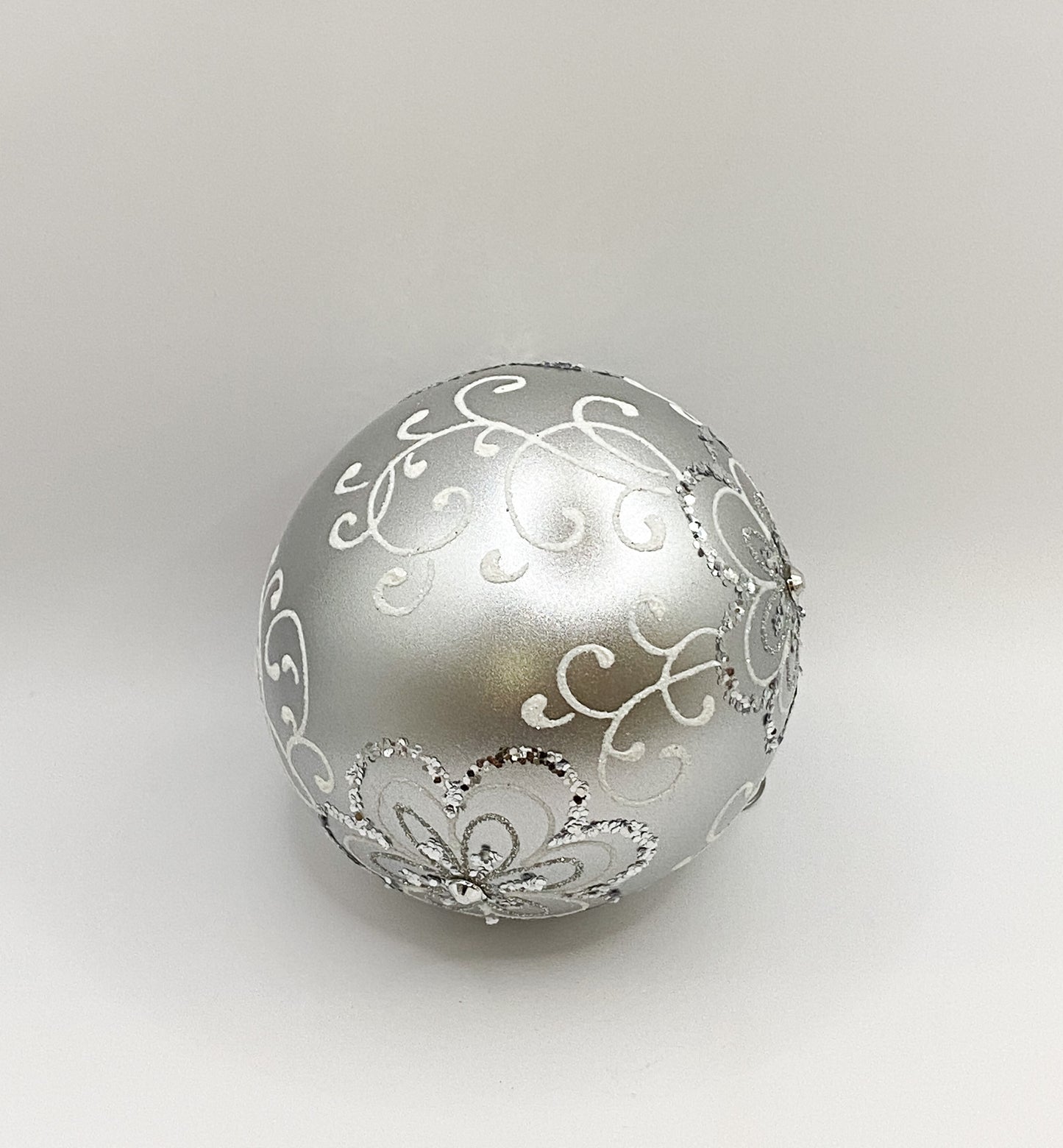 Ball silver matt with floral pattern