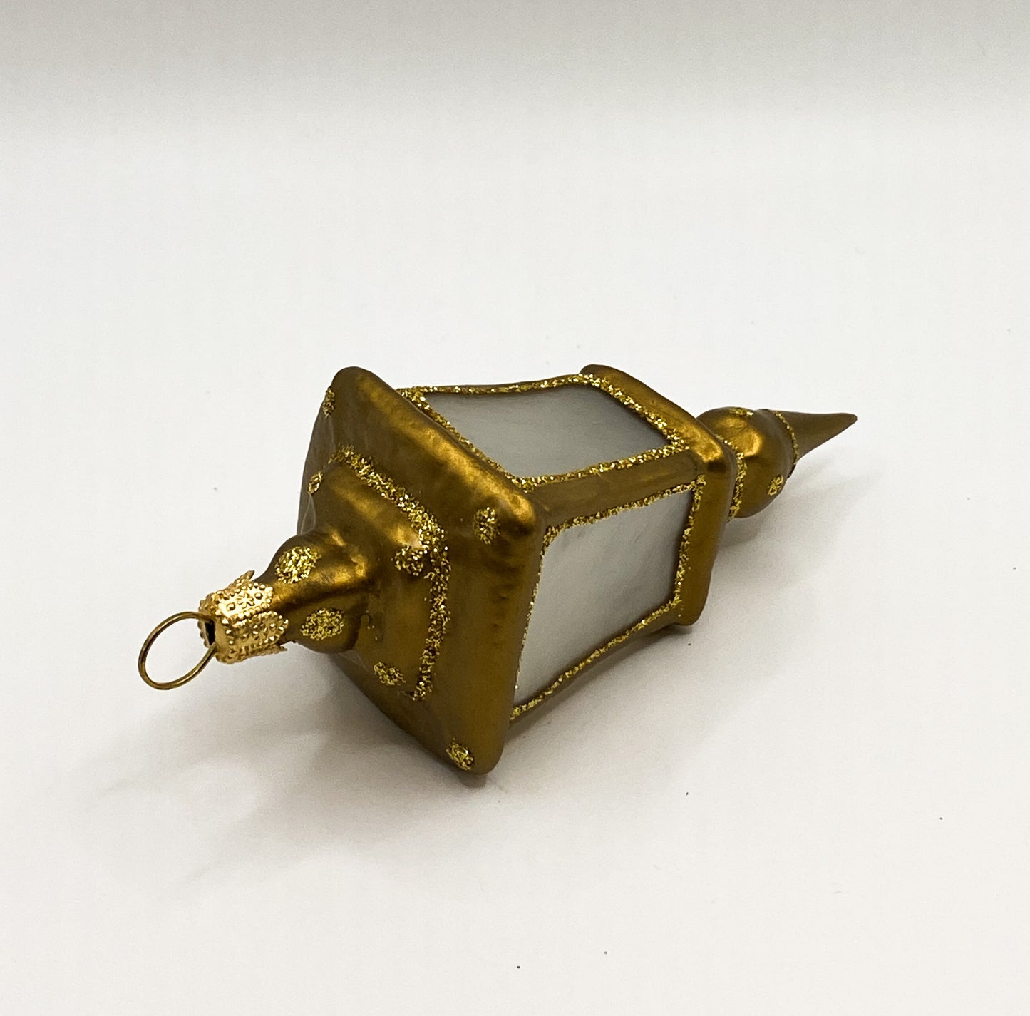 Goldene transparente Laterne