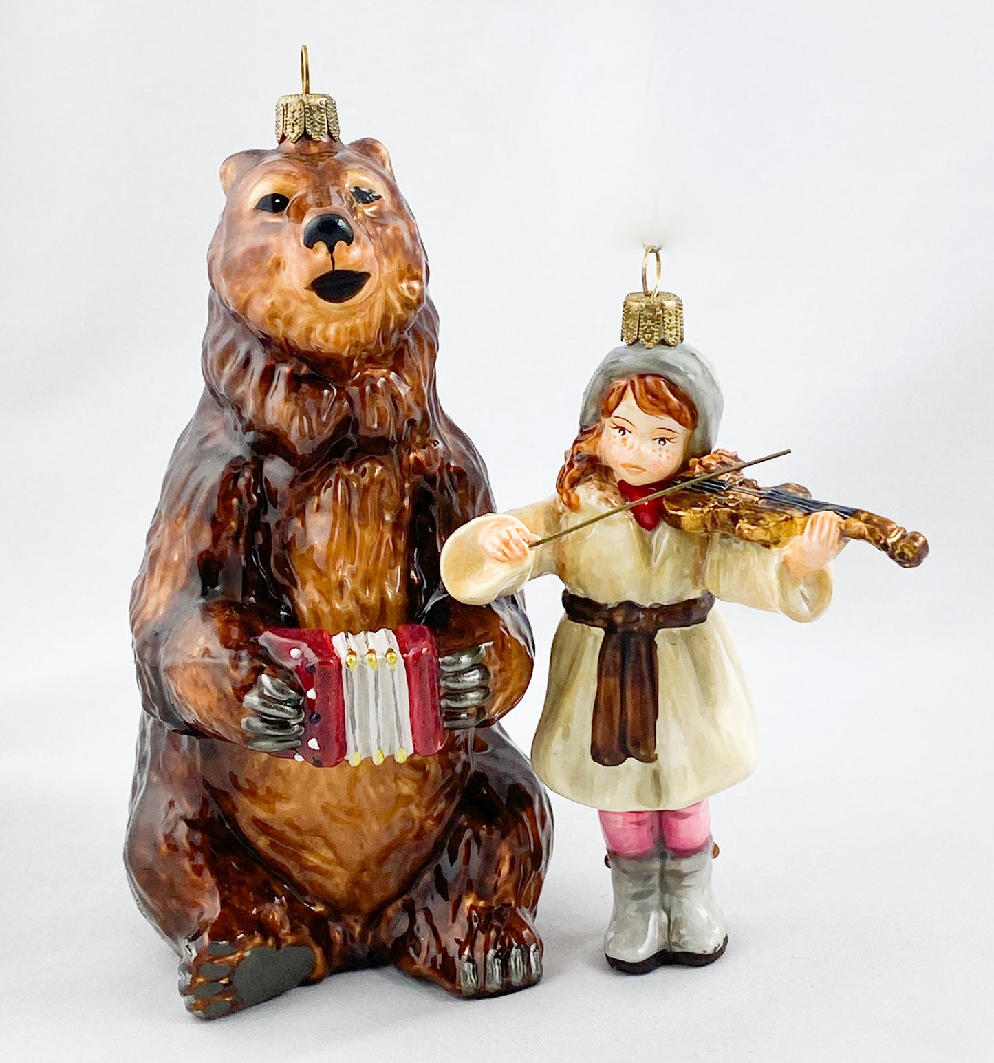 Das Mädchen und der Bär musizieren zusammen, AtlasArt