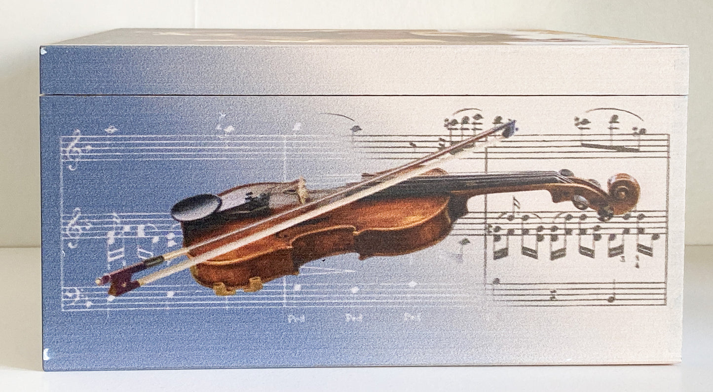 Das Mädchen und der Bär musizieren zusammen, AtlasArt