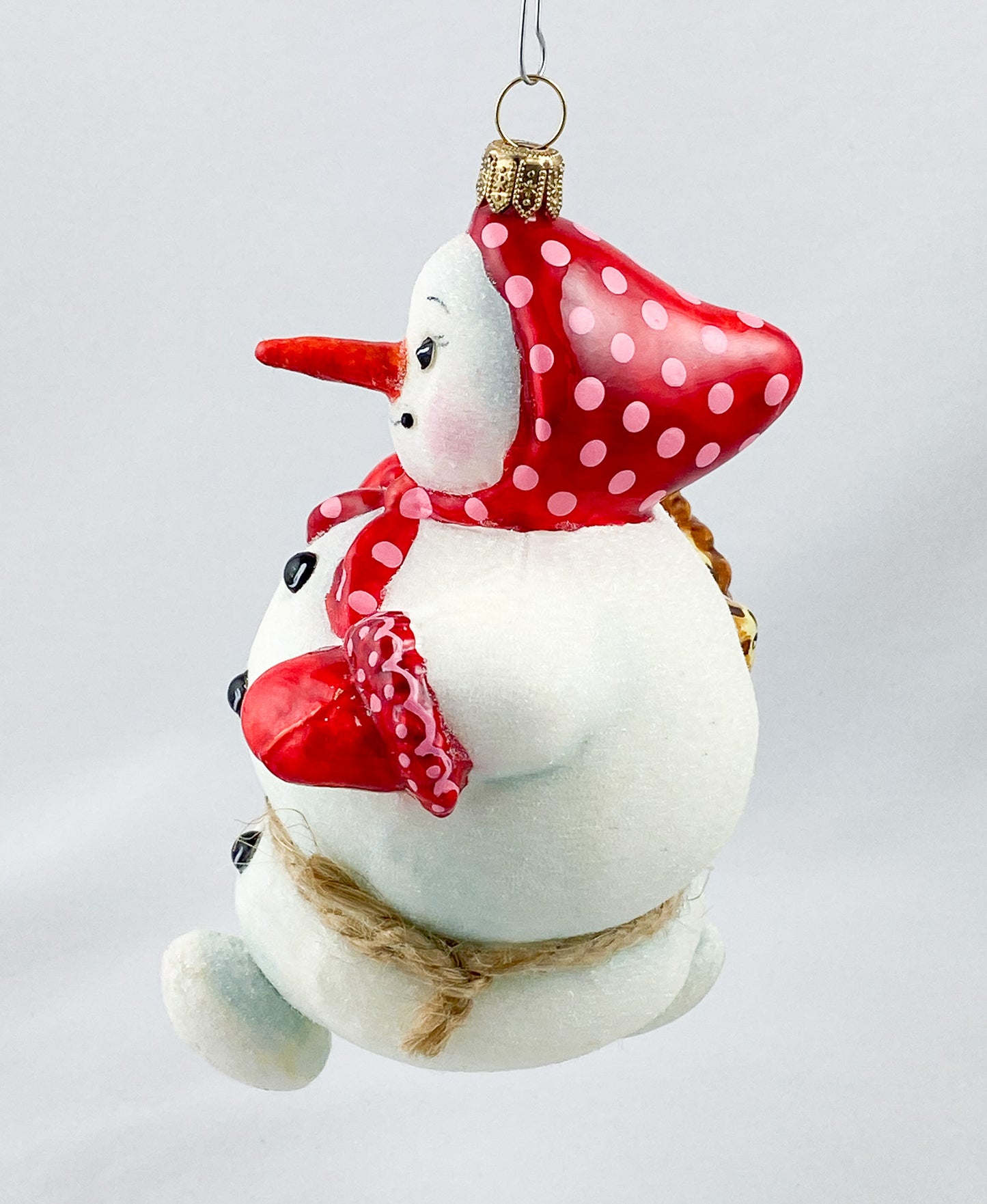 Mama Snowman and Papa Snowman bring the Christmas tree and toys, AtlasArt