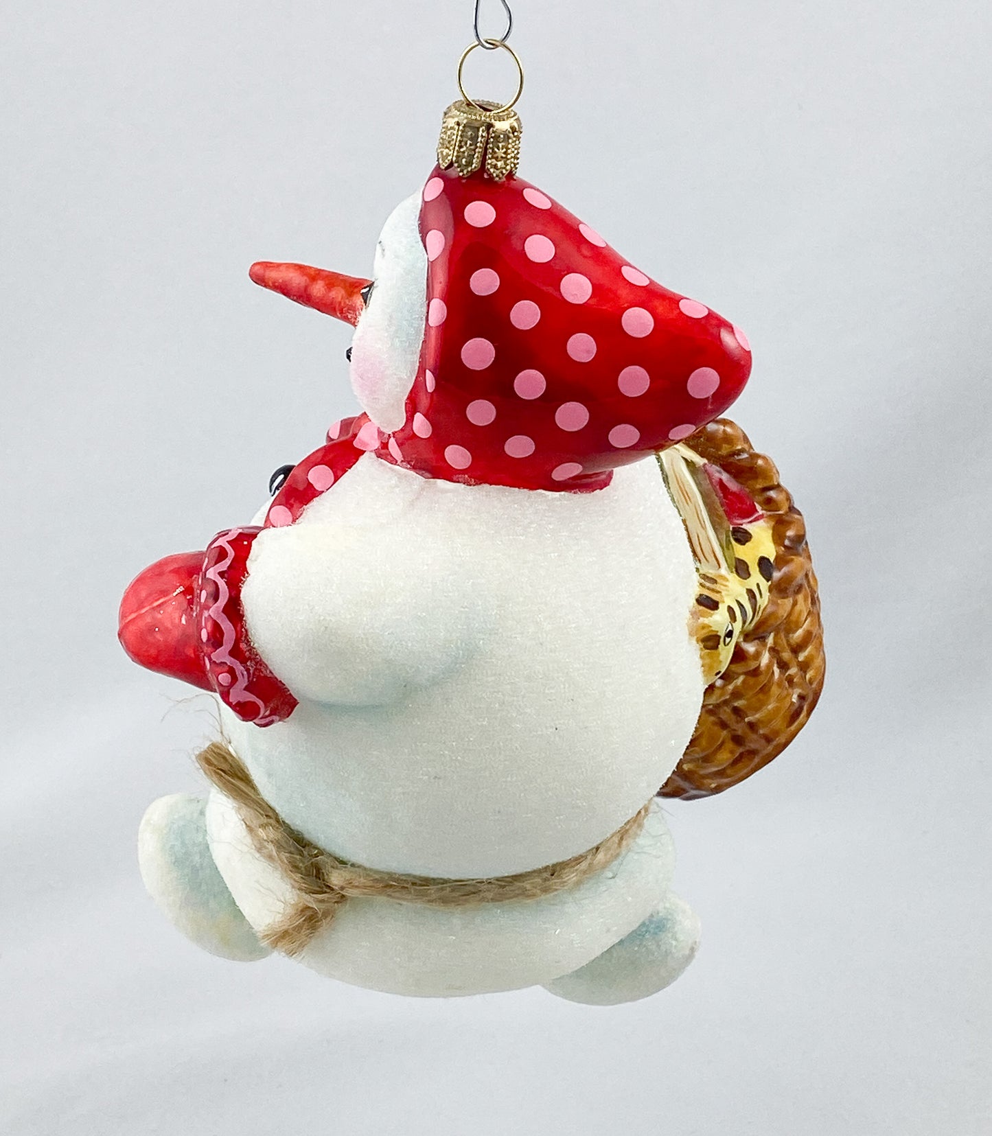 Mama Snowman and Papa Snowman bring the Christmas tree and toys, AtlasArt