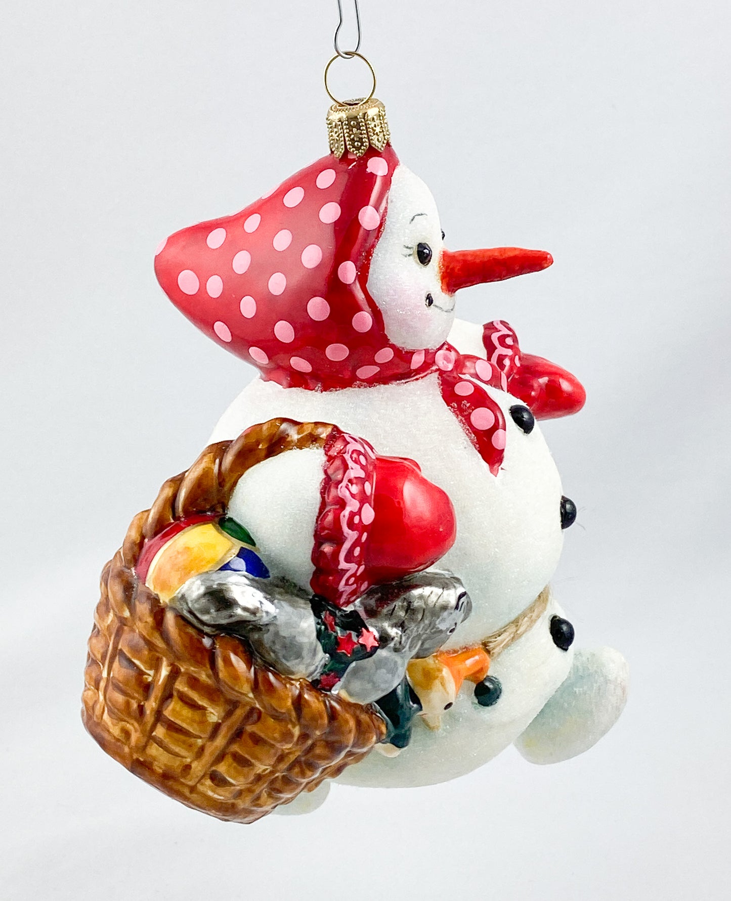 Mama Snowman and Papa Snowman bring the Christmas tree and toys, AtlasArt