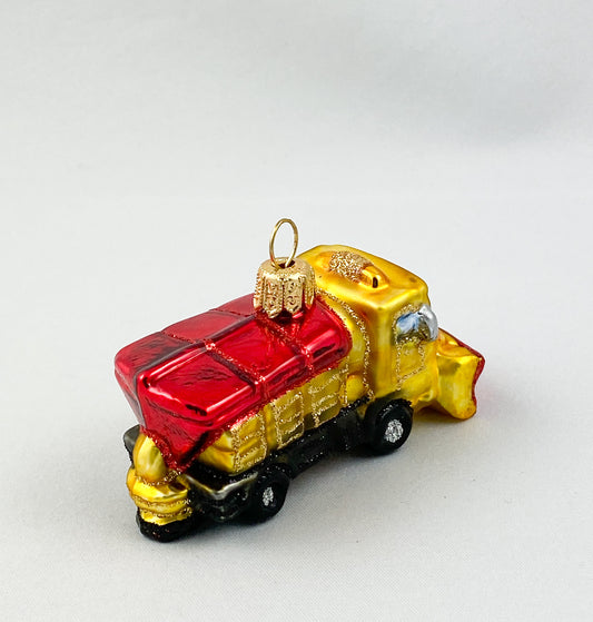 Schneepflug mit Salzwagen