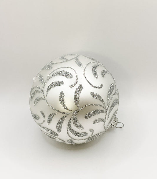 Kugel weiss matt mit silbernen Blätterranken