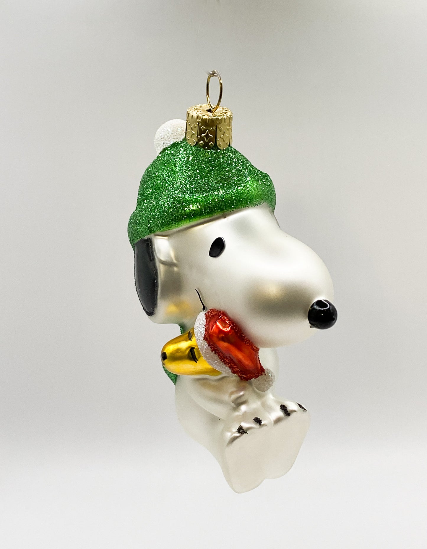 Snoopy is looking forward to Christmas together with Woodstock