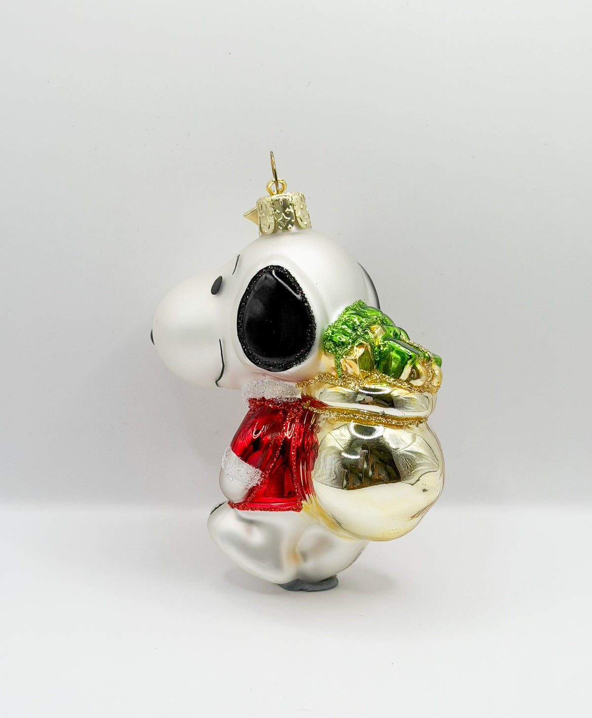 Snoopy hilft Santa Claus die Geschenke zu verteilen