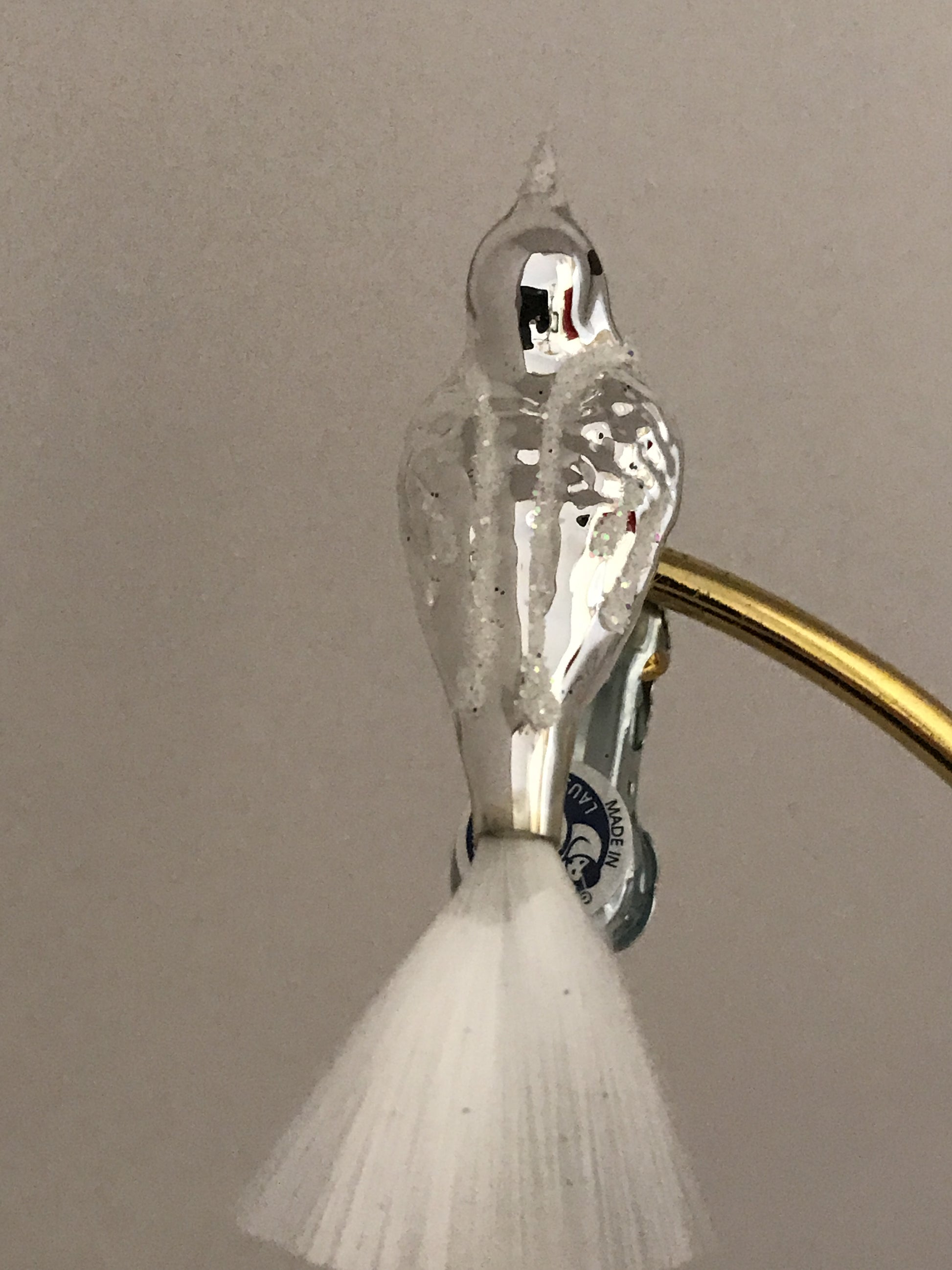 15586
