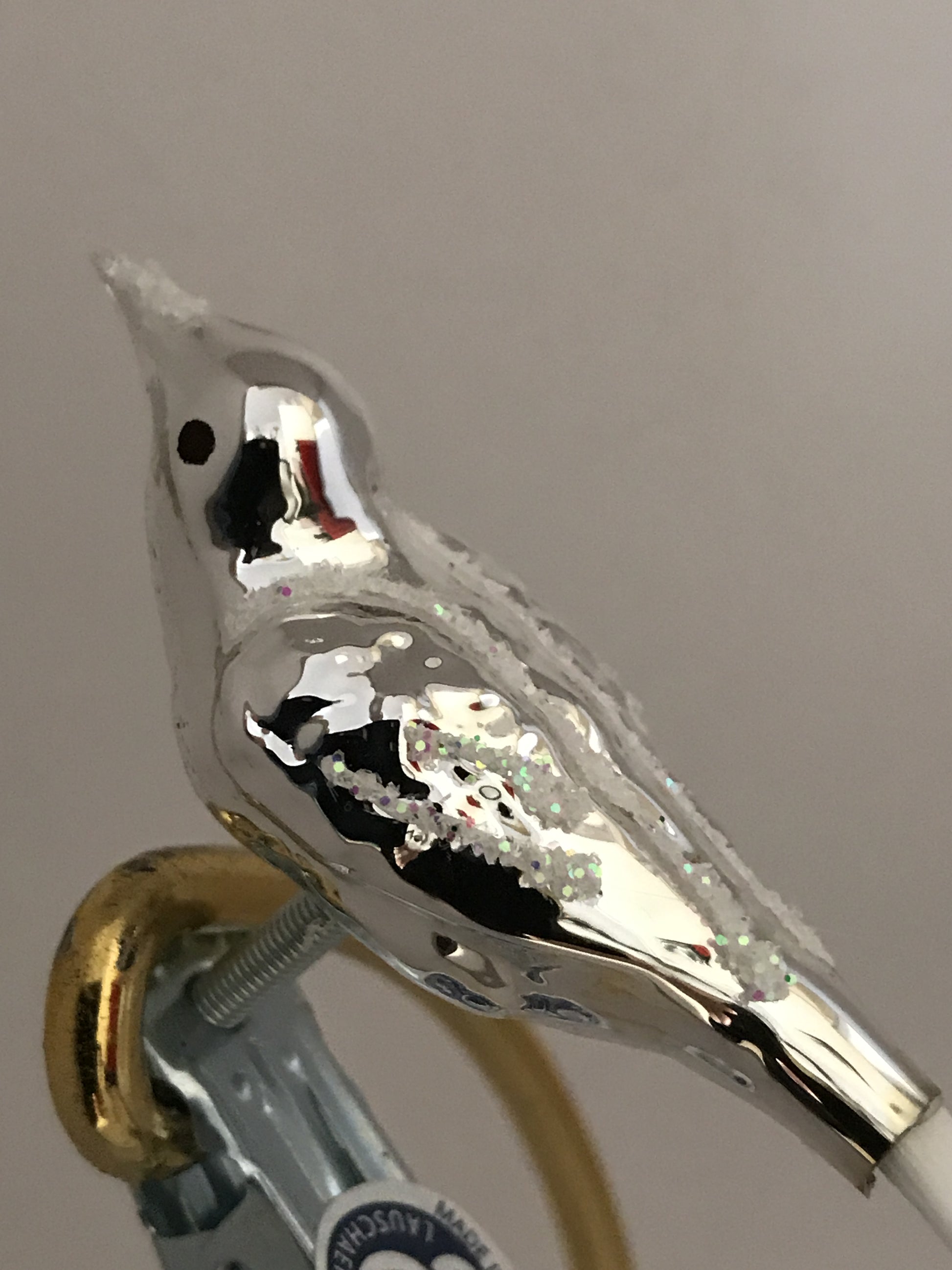 15588