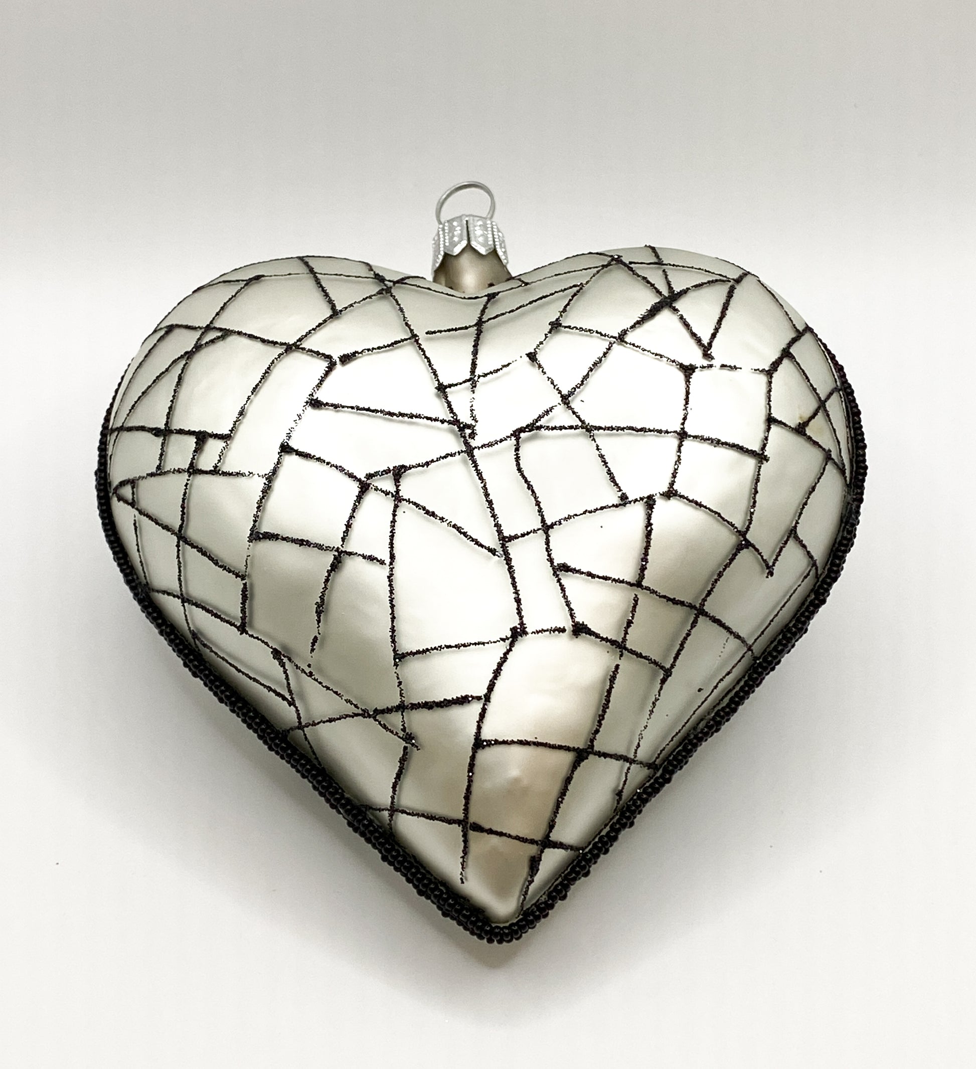Baumschmuck-Christbaumschmuck-Herz-liebe-silber-schwarz-weihnachts-deko-ch-Galerie-Luechinger