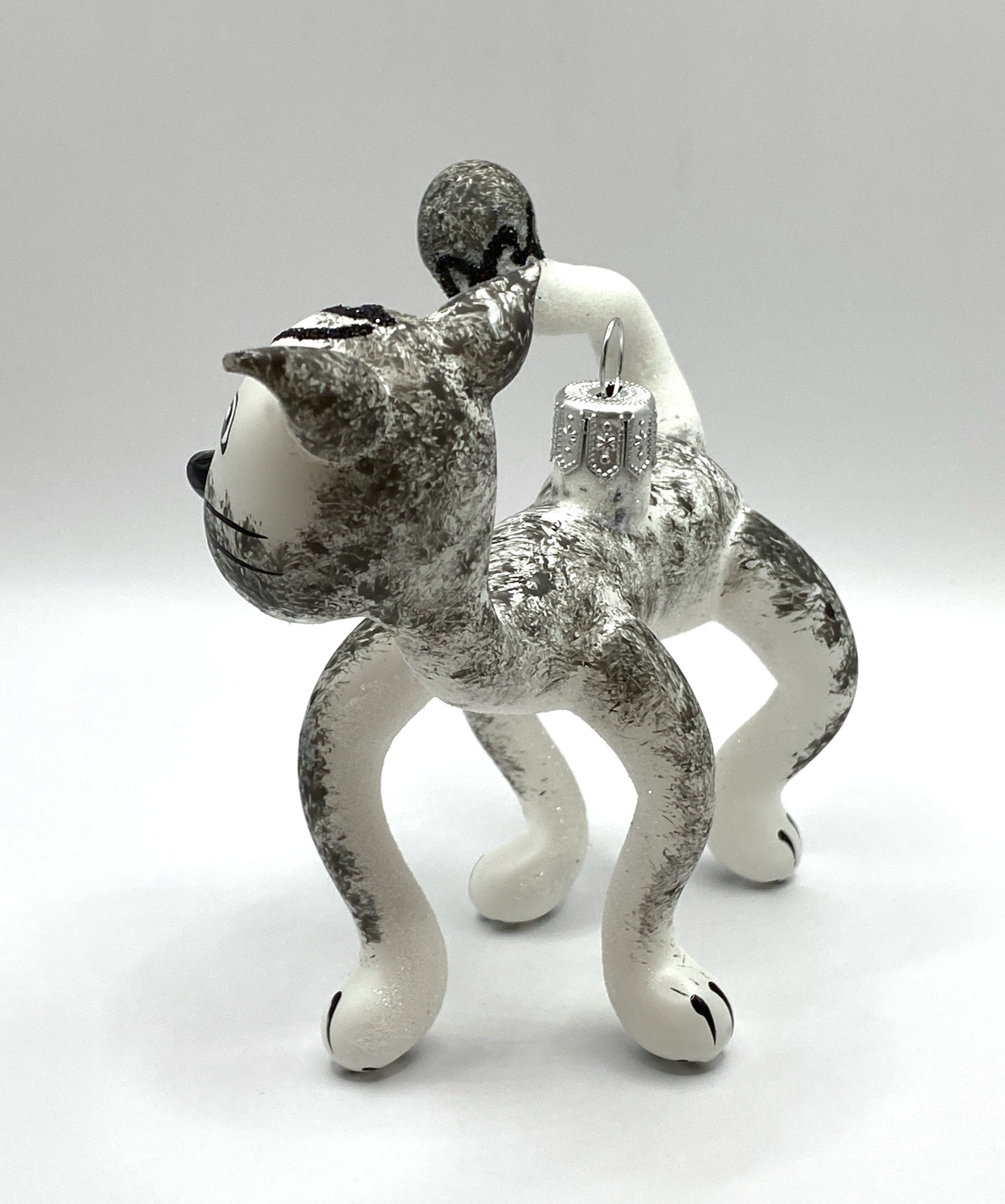 Baumschmuck-Christbaumschmuck-Katze-Kater-witzig-weiss-weihnachts-deko-ch-Galerie-Luechinger-3