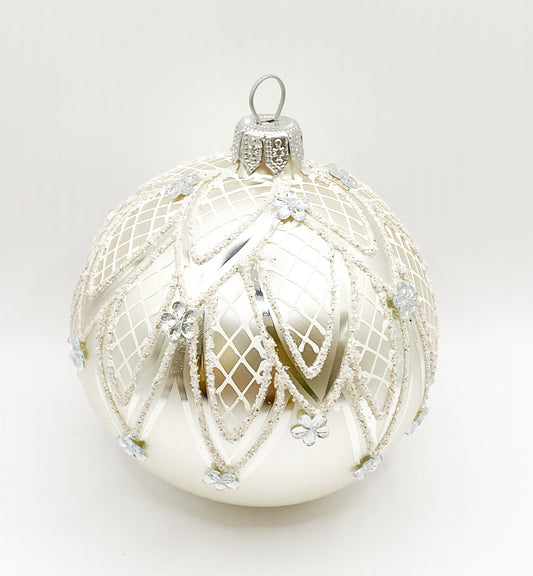 Baumschmuck-Christbaumschmuck-Kugel-weiss-silber-weihnachts-deko-ch-Galerie-Luechinger