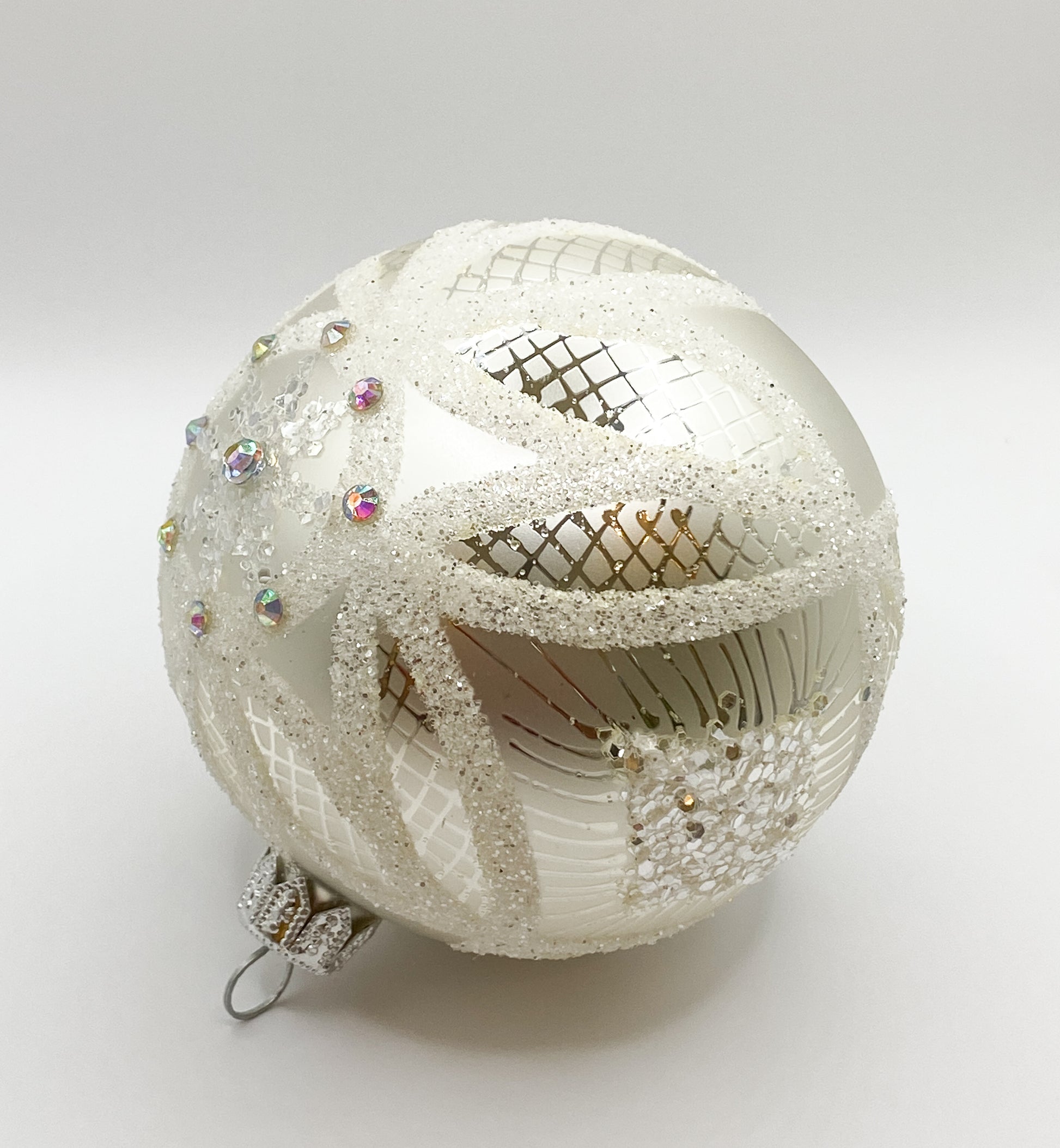Baumschmuck-Christbaumschmuck-Kugel-weiss-silber-weihnachts-deko-ch-Galerie-Luechinger12
