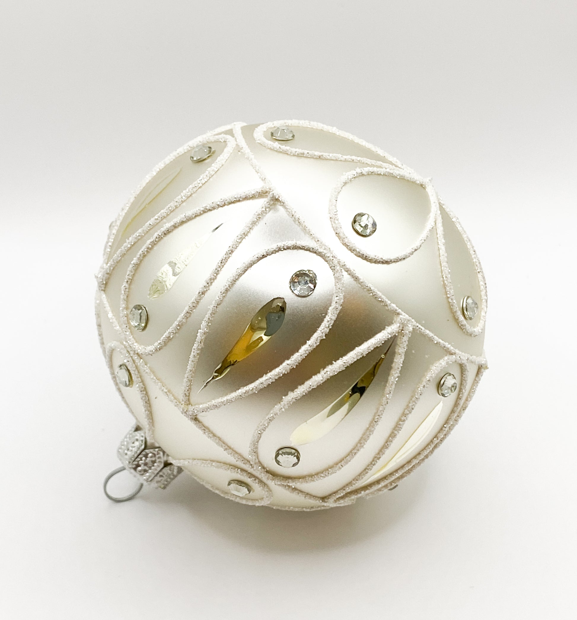 Baumschmuck-Christbaumschmuck-Kugel-weiss-silber-weihnachts-deko-ch-Galerie-Luechinger6