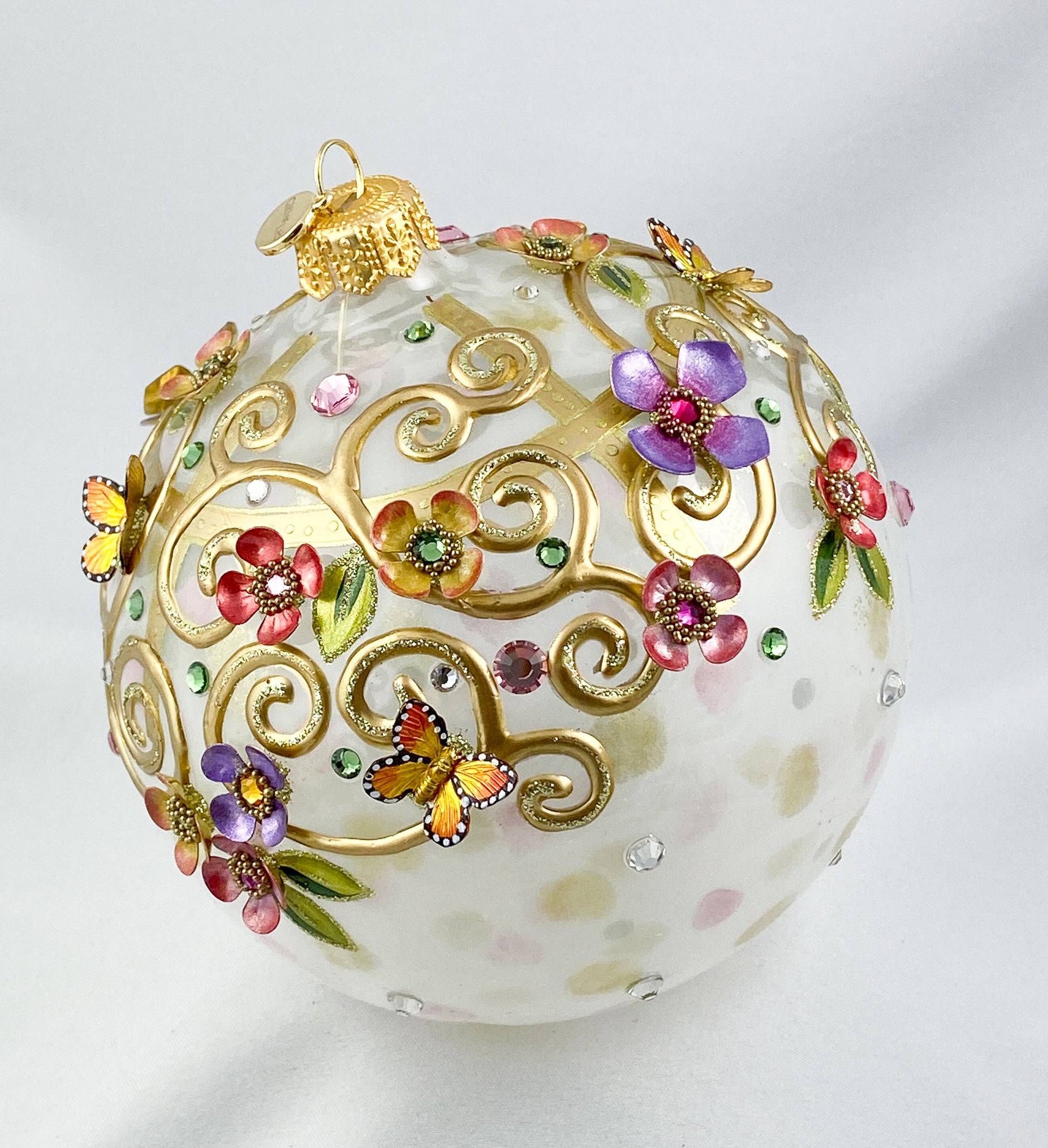 Baumschmuck-Christbaumschmuck-bluete-ranken-schmetterling-kugel-weihnachts-deko-ch-Galerie-Luechinger2