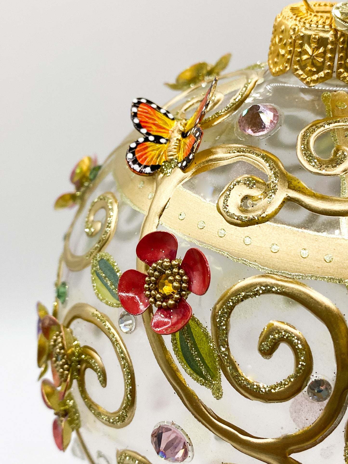 Baumschmuck-Christbaumschmuck-bluete-ranken-schmetterling-weihnachts-deko-ch-Galerie-Luechinger2