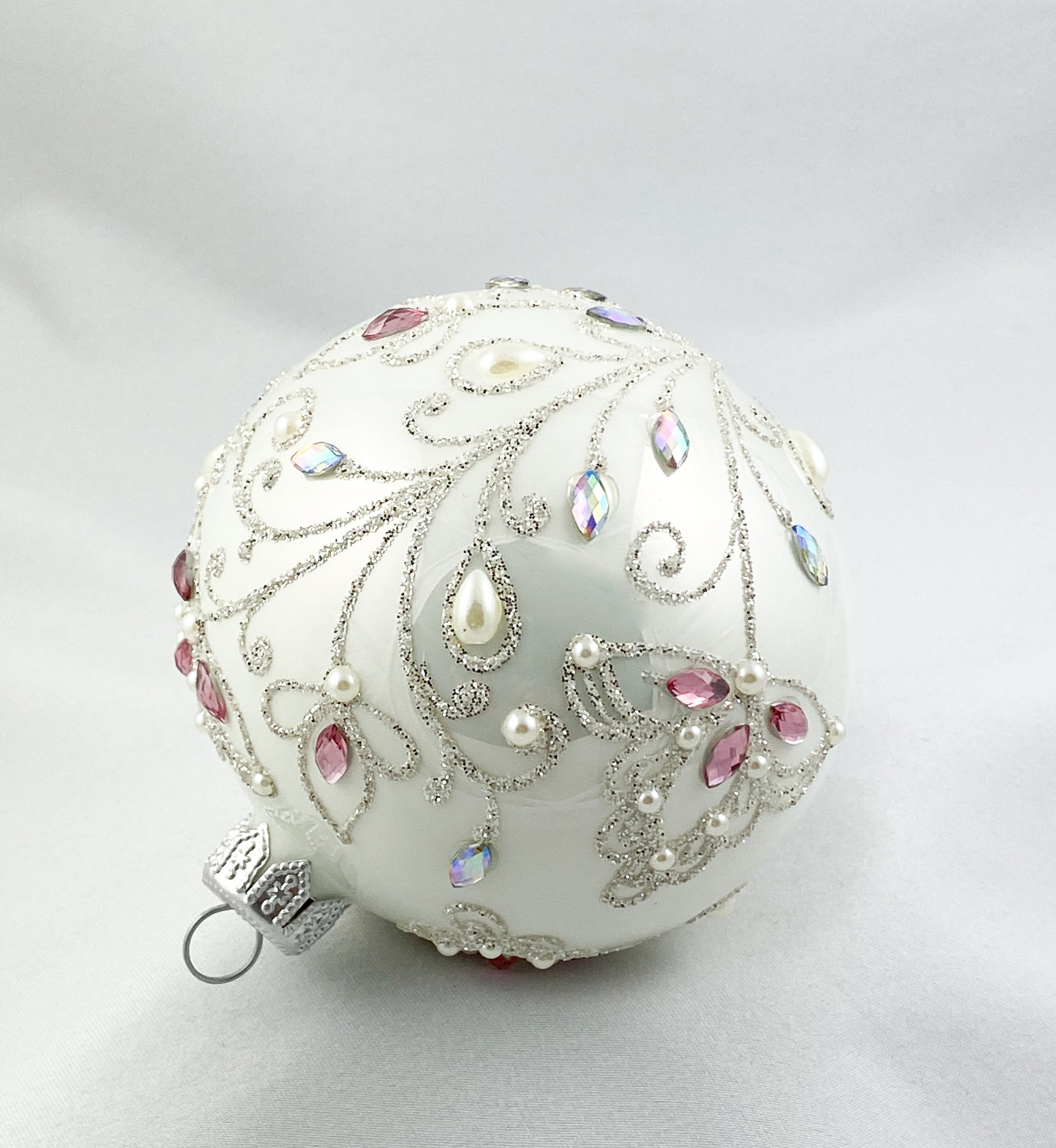 Baumschmuck-Christbaumschmuck-christbaumkugel-weiss-blueten-weihnachts-deko-ch-Galerie-Luechinger6
