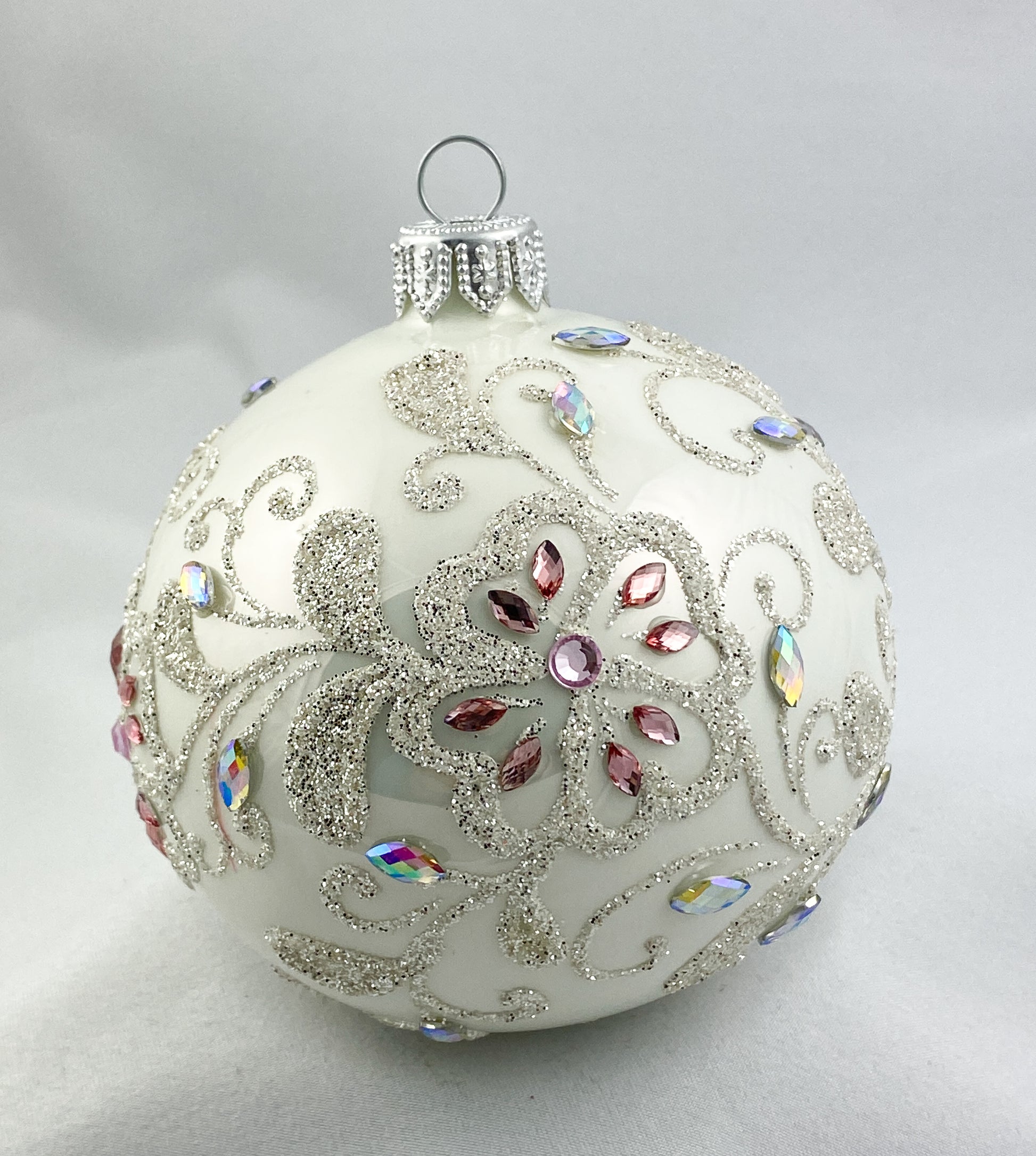 Baumschmuck-Christbaumschmuck-christbaumkugel-weiss-blueten-weihnachts-deko-ch-Galerie-Luechinger7