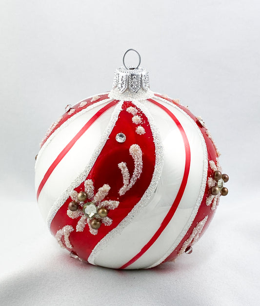 Baumschmuck-Christbaumschmuck-christbaumkugel-weiss-rot-weihnachts-deko-ch-Galerie-Luechinger6
