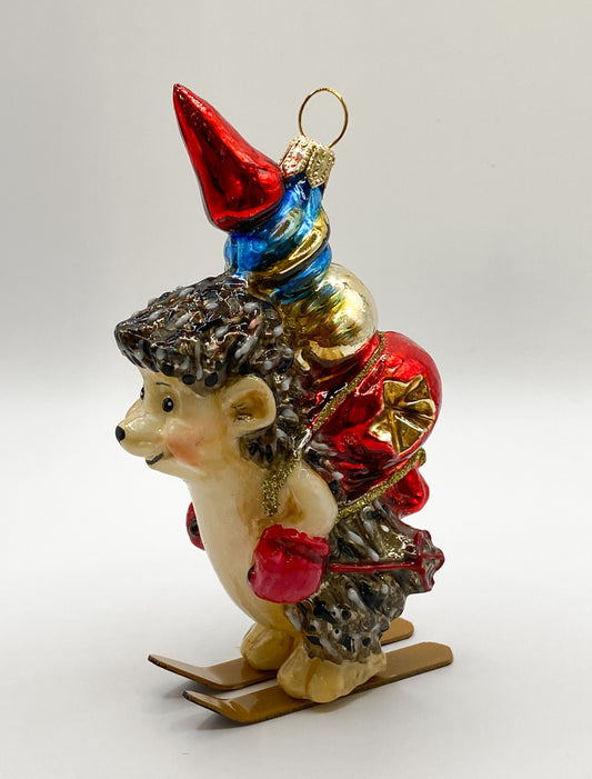 Baumschmuck-Christbaumschmuck-igel-ski-fahren-wintersport-christbaumkugel-mostowski-komozja-weihnachts-deko-ch-Galerie-Luechinger