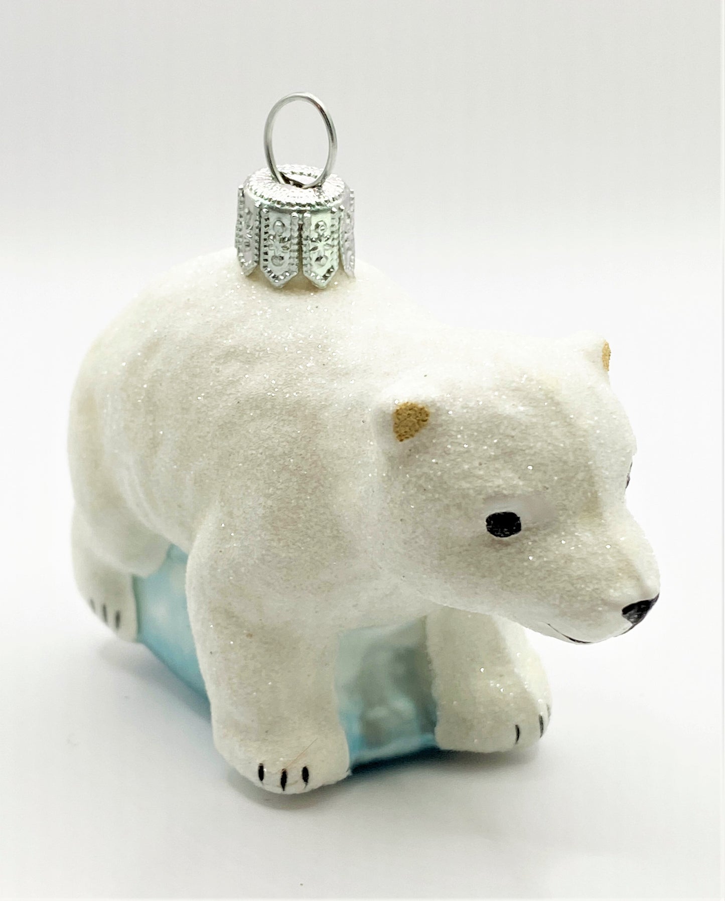 Baumschmuck-Christbaumschmuck-junger-Eisbaer-Nordpol-Arktis-weihnachts-deko-ch-Galerie-Luechinger-2