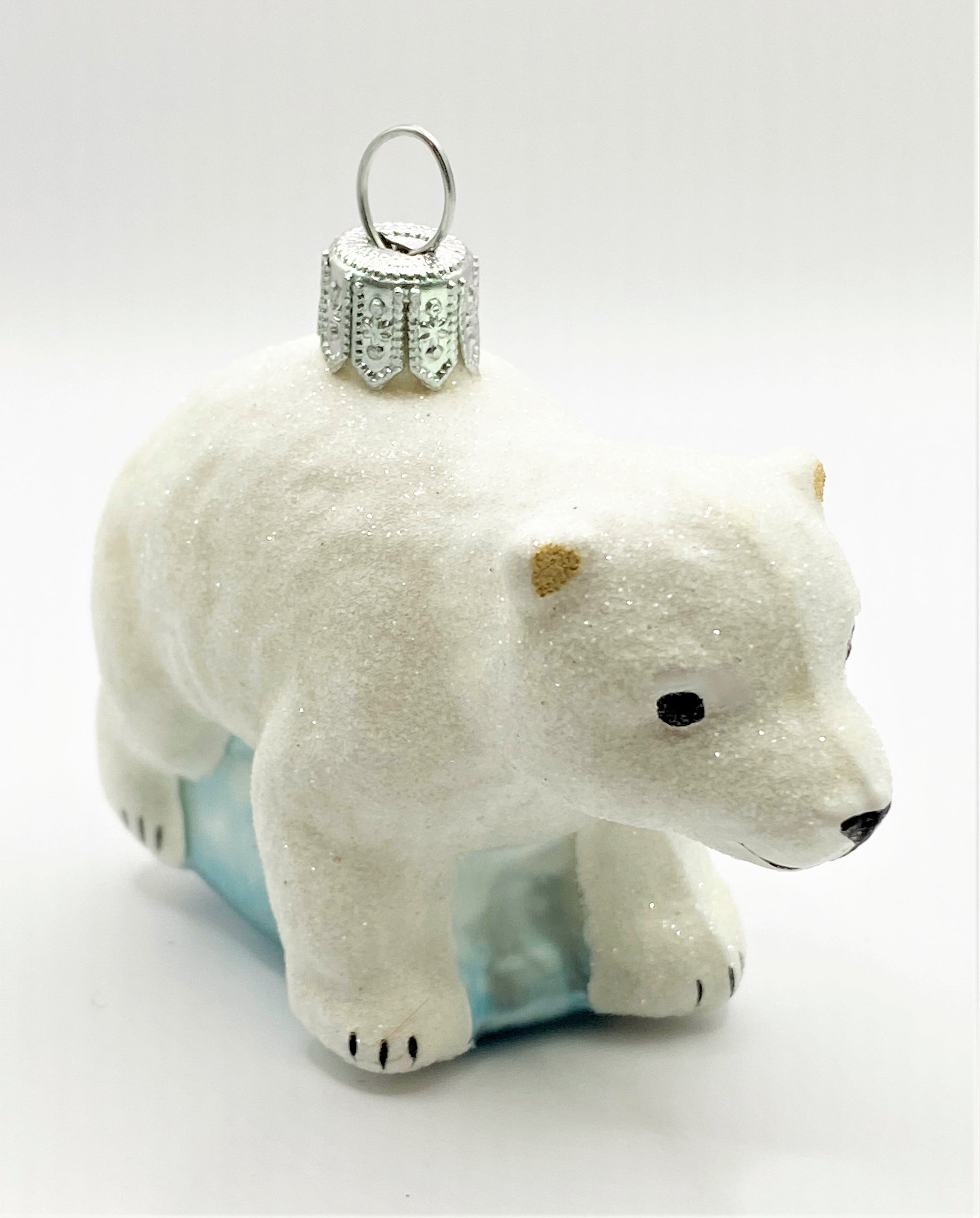 Baumschmuck-Christbaumschmuck-junger-Eisbaer-Nordpol-Arktis-weihnachts-deko-ch-Galerie-Luechinger-2