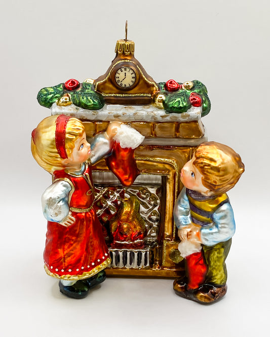 Baumschmuck-Christbaumschmuck-kinder-kamin-feuer-weihnachtsstrumpf-weihnachtssocke-mostowski-komozja-weihnachts-deko-ch-Galerie-Luechinger