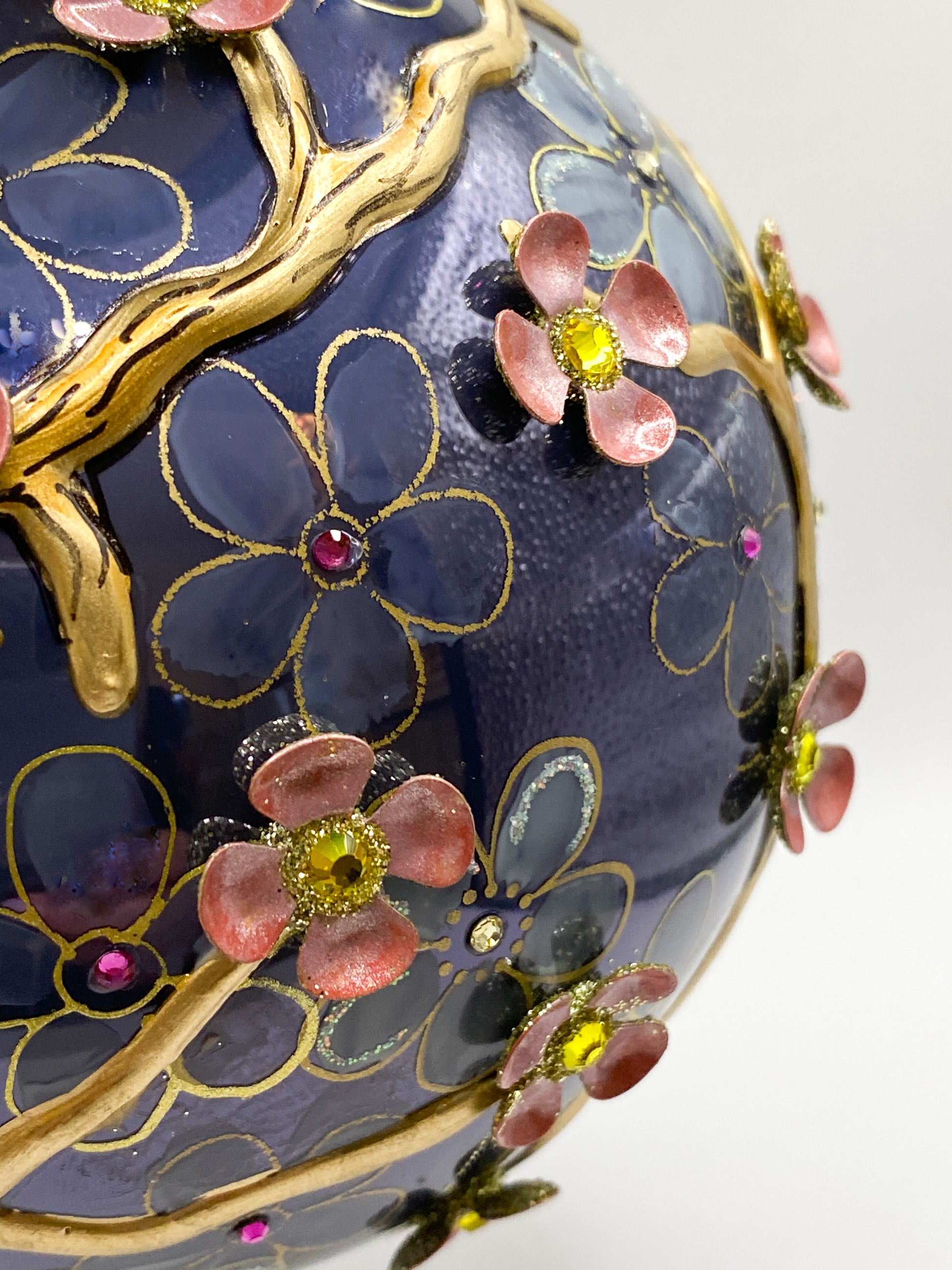 Baumschmuck-Christbaumschmuck-kugel-bluete-ranken-weihnachts-deko-ch-Galerie-Luechinger11