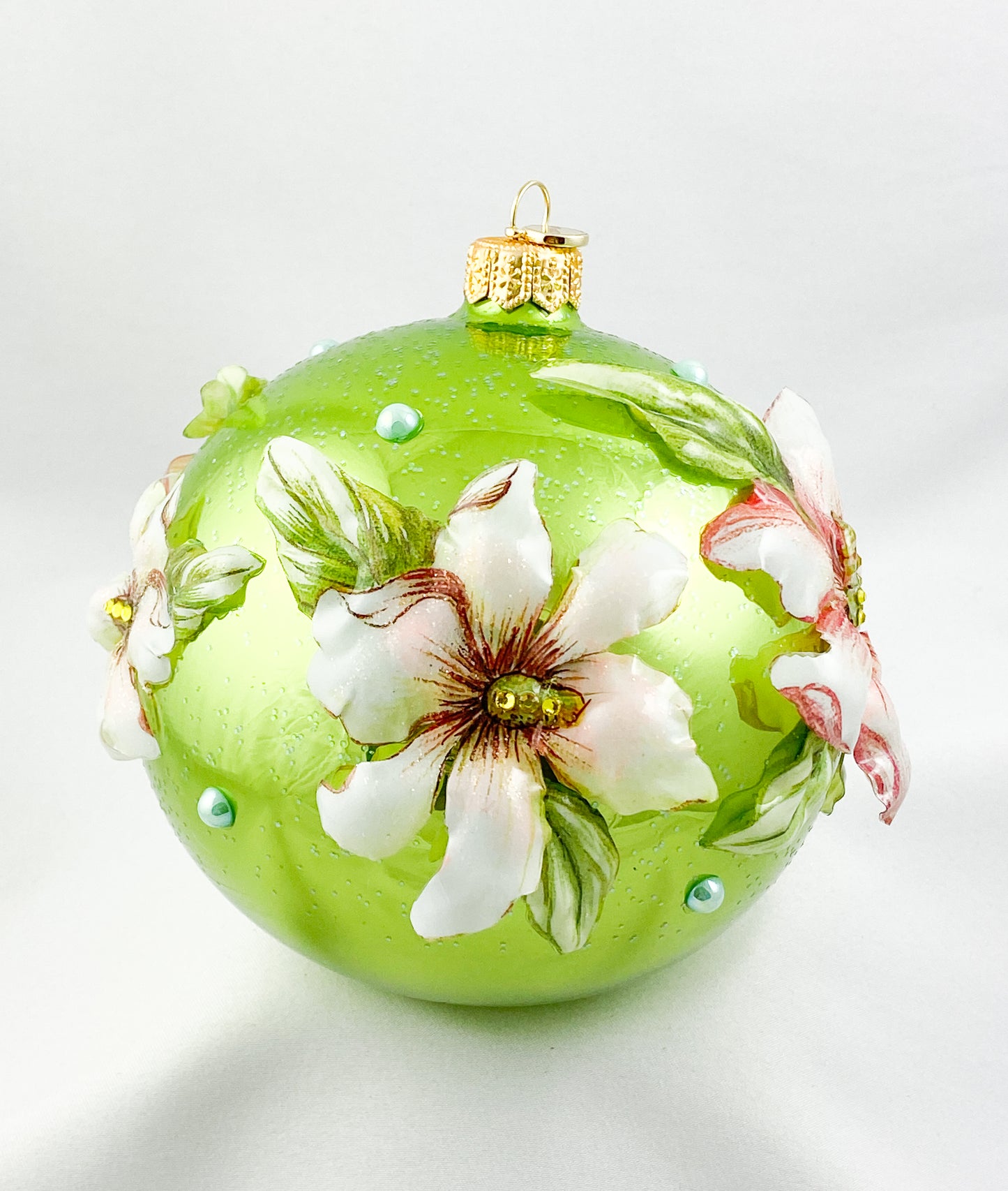 Baumschmuck-Christbaumschmuck-kugel-magnolia-bluete-weihnachts-deko-ch-Galerie-Luechinger