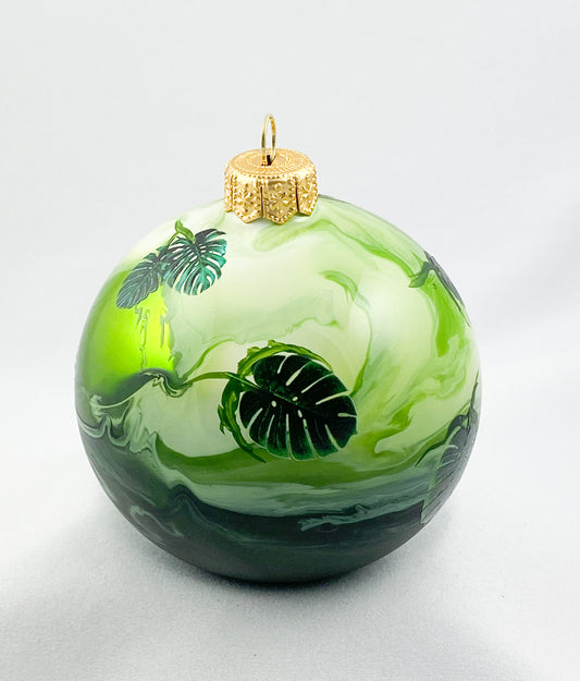 Baumschmuck-Christbaumschmuck-kugel-monstera-marmoriert-gruen-weihnachts-deko-ch-Galerie-Luechinger