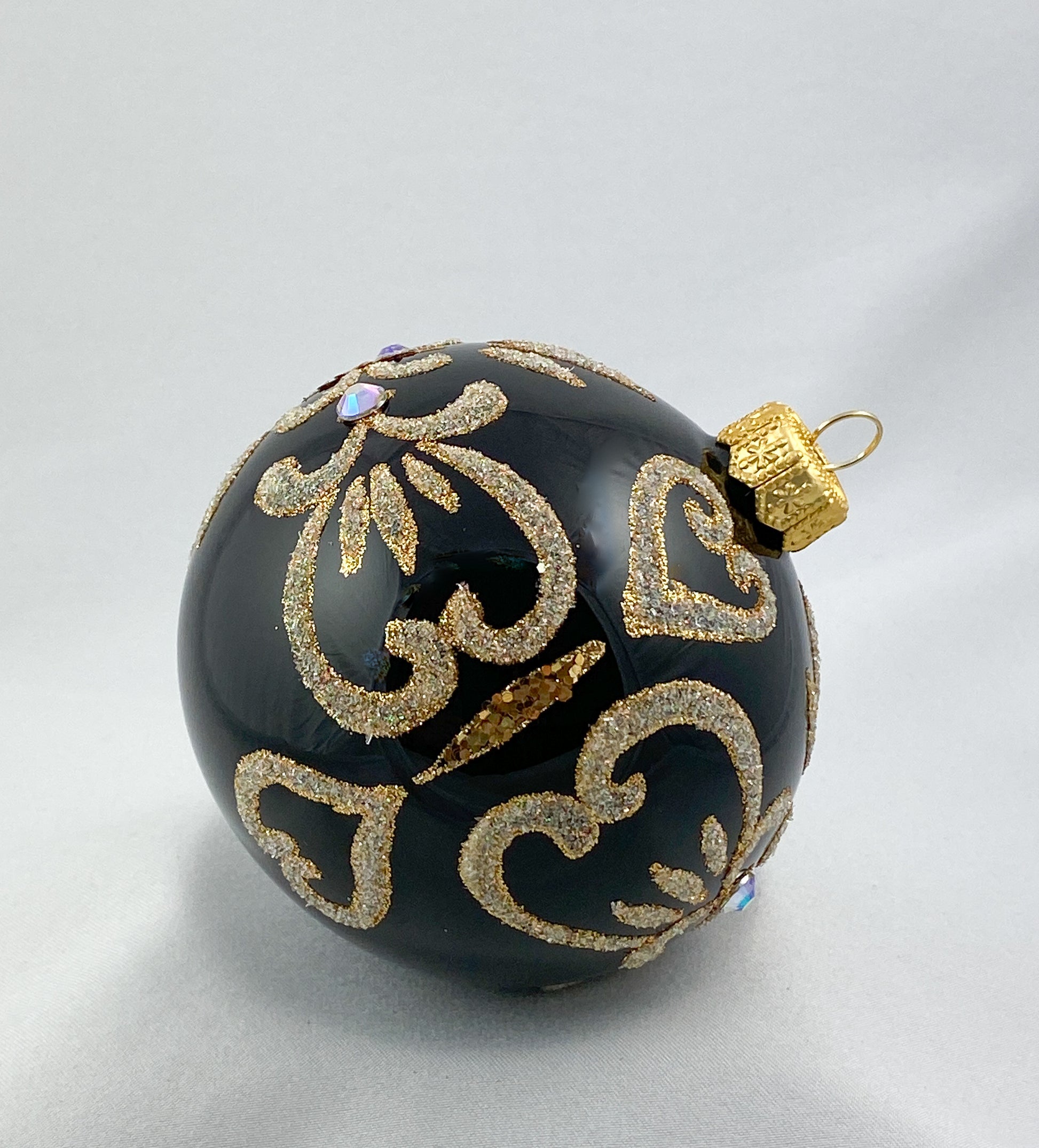 Baumschmuck-Christbaumschmuck-kugel-schwarz-gold-herz-weihnachts-deko-ch-Galerie-Luechinger