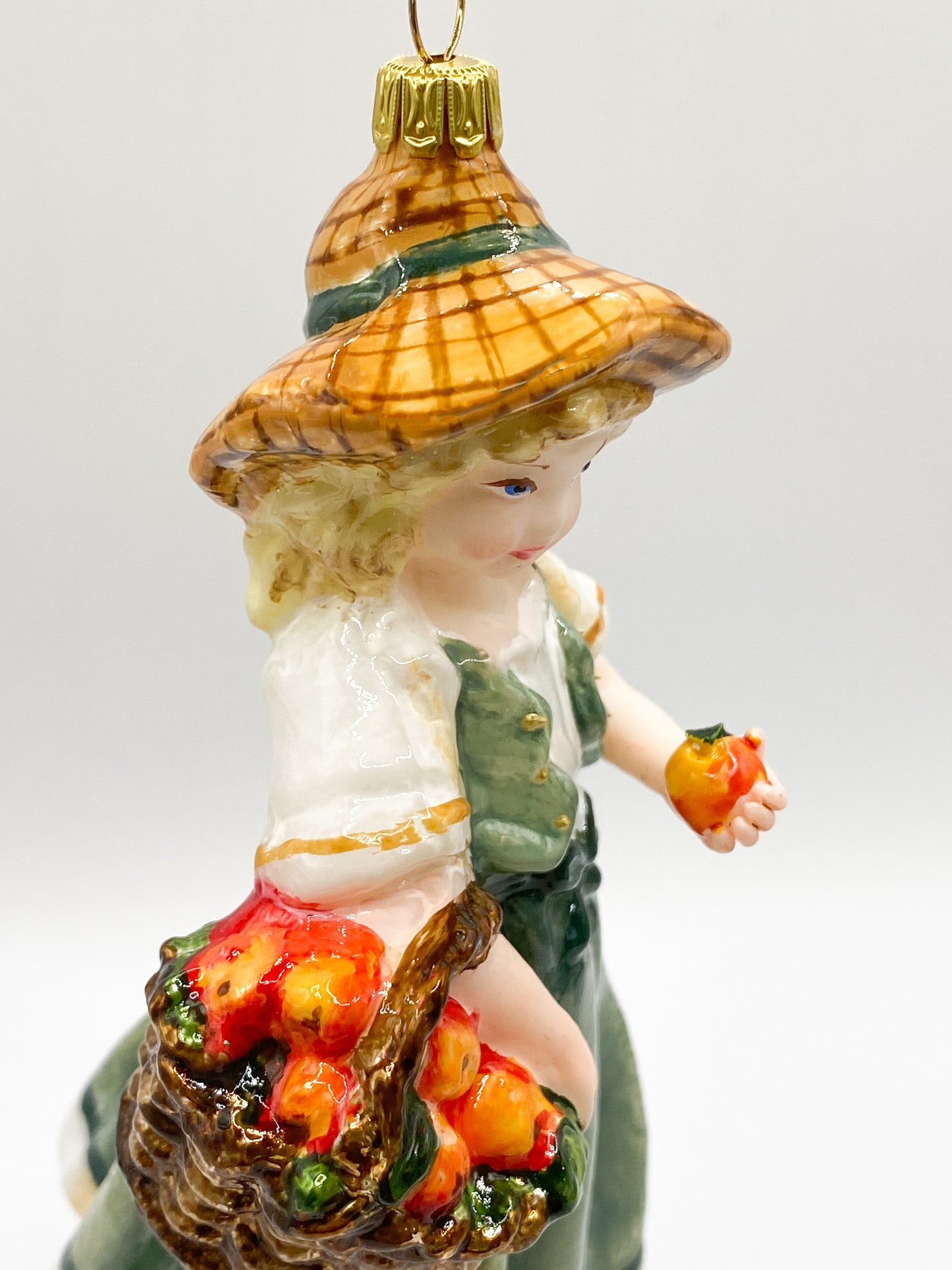 Baumschmuck-Christbaumschmuck-maedchen-korb-apfel-pfluecken-mostowski-komozja-weihnachts-deko-ch-Galerie-Luechinger4