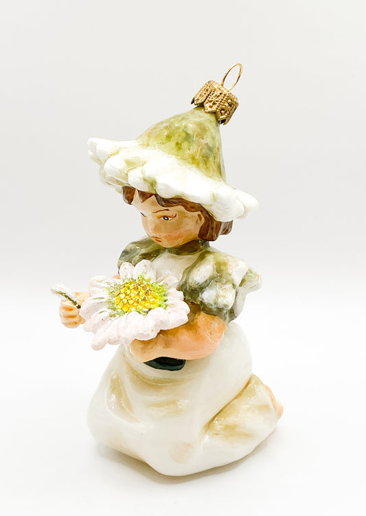 Baumschmuck-Christbaumschmuck-maedchen-margerite-er-liebt-mich-liebt-mich-nicht-atlasart-weihnachts-deko-ch-Galerie-Luechinger