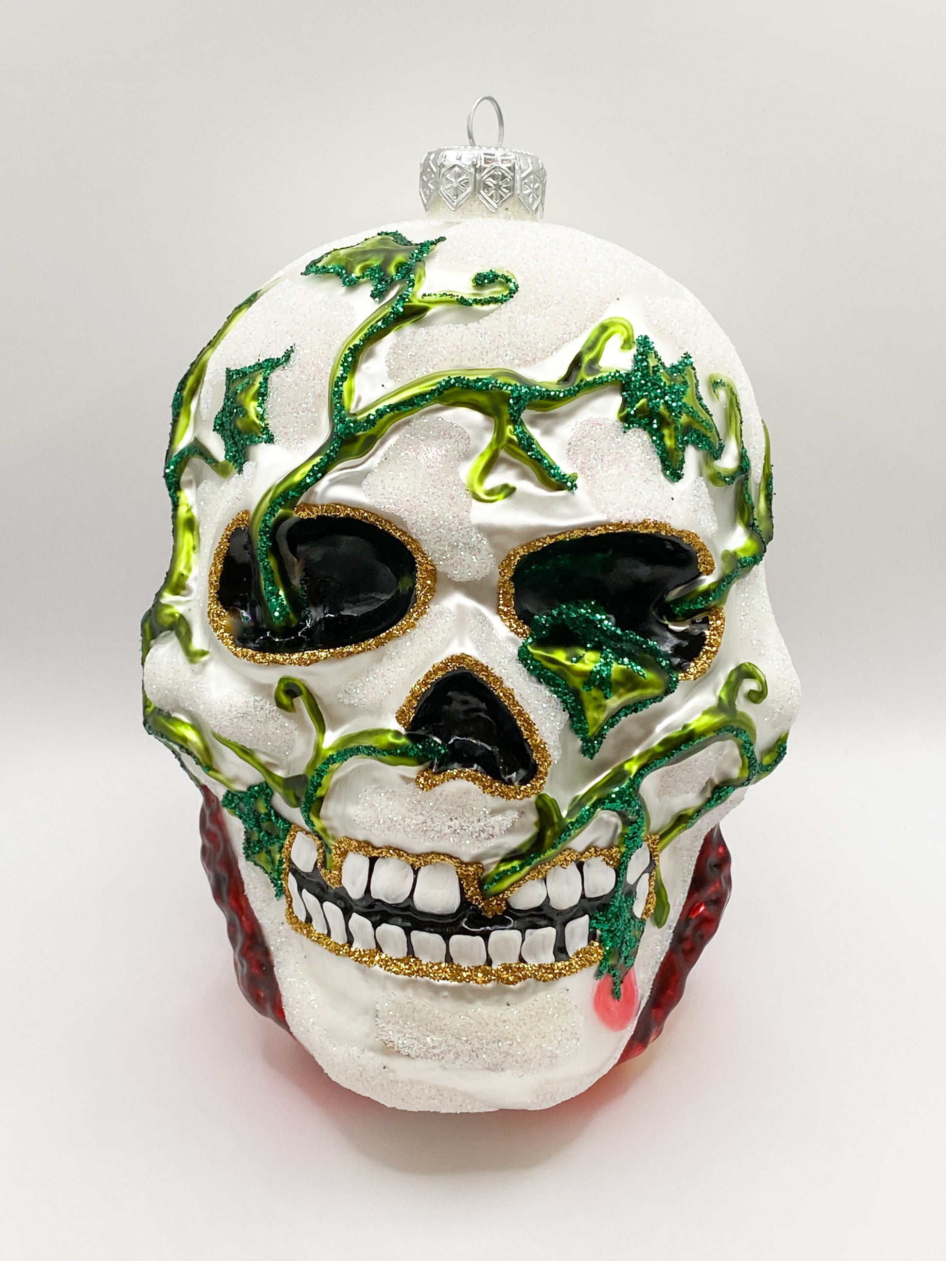 Baumschmuck-Christbaumschmuck-schaedel-totenkopf-efeu-ranken-weihnachts-deko-ch-Galerie-Luechinger