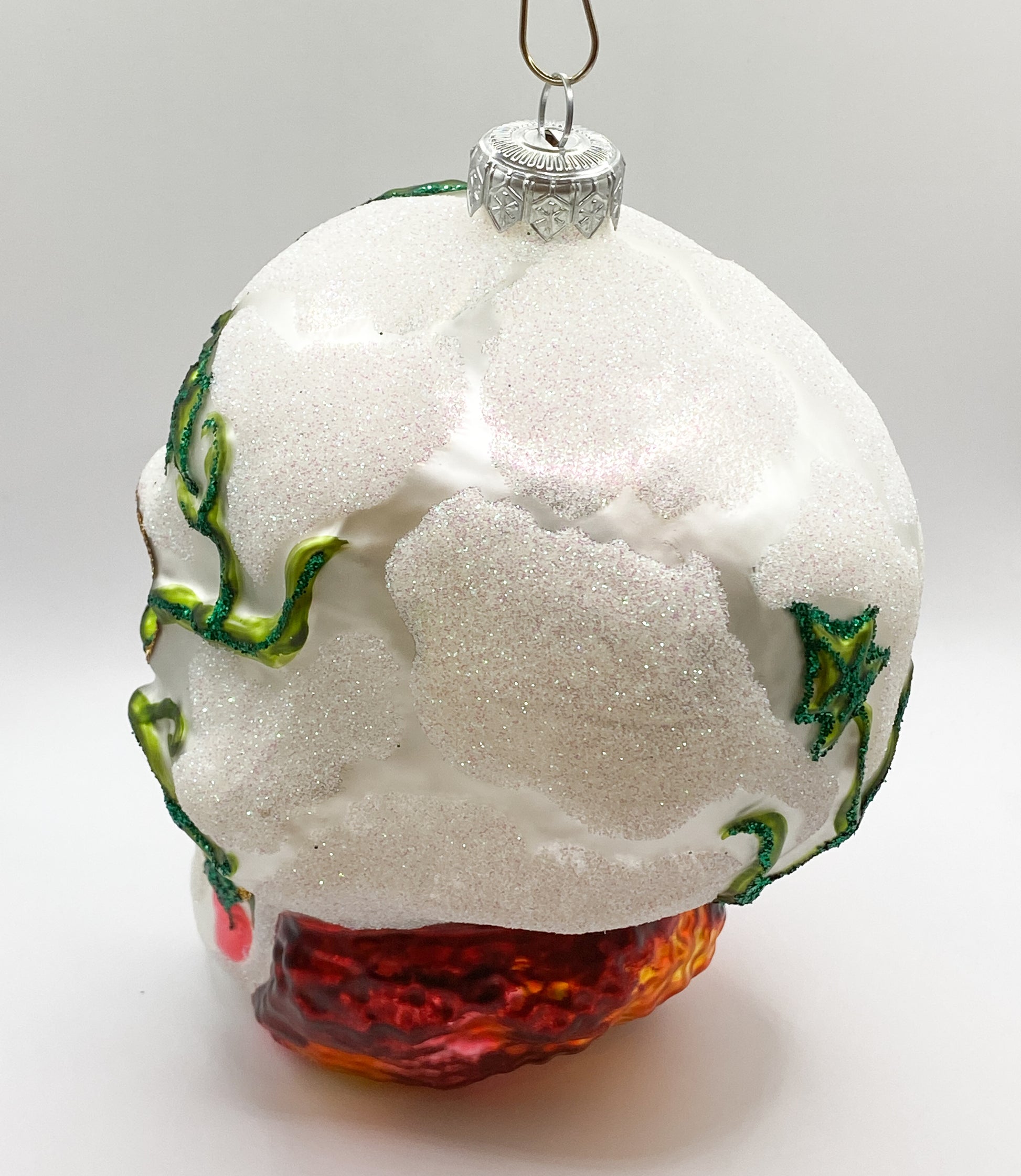 Baumschmuck-Christbaumschmuck-schaedel-totenkopf-efeu-ranken-weihnachts-deko-ch-Galerie-Luechinger4
