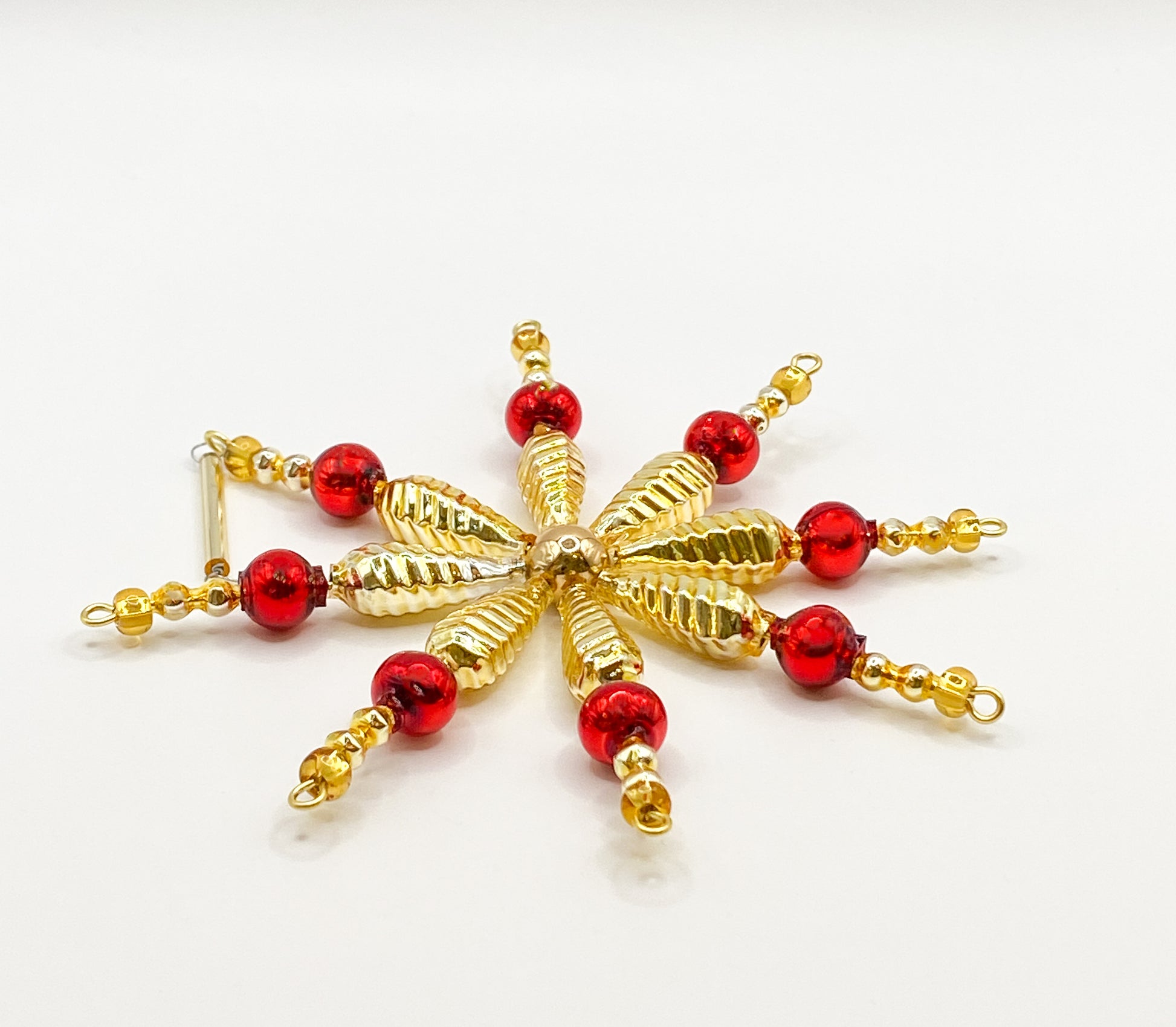 Baumschmuck-Christbaumschmuck-schneeflocke-gablonz-perlen-weihnachts-deko-ch-Galerie-Luechinger6