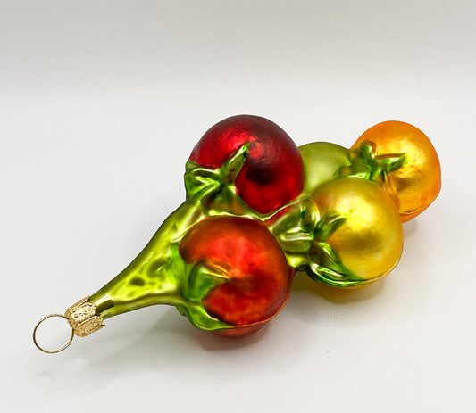 Tomaten am Zweig