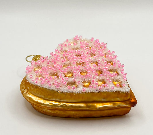 Waffel in Herzform mit rosa Streusel, Gaufre