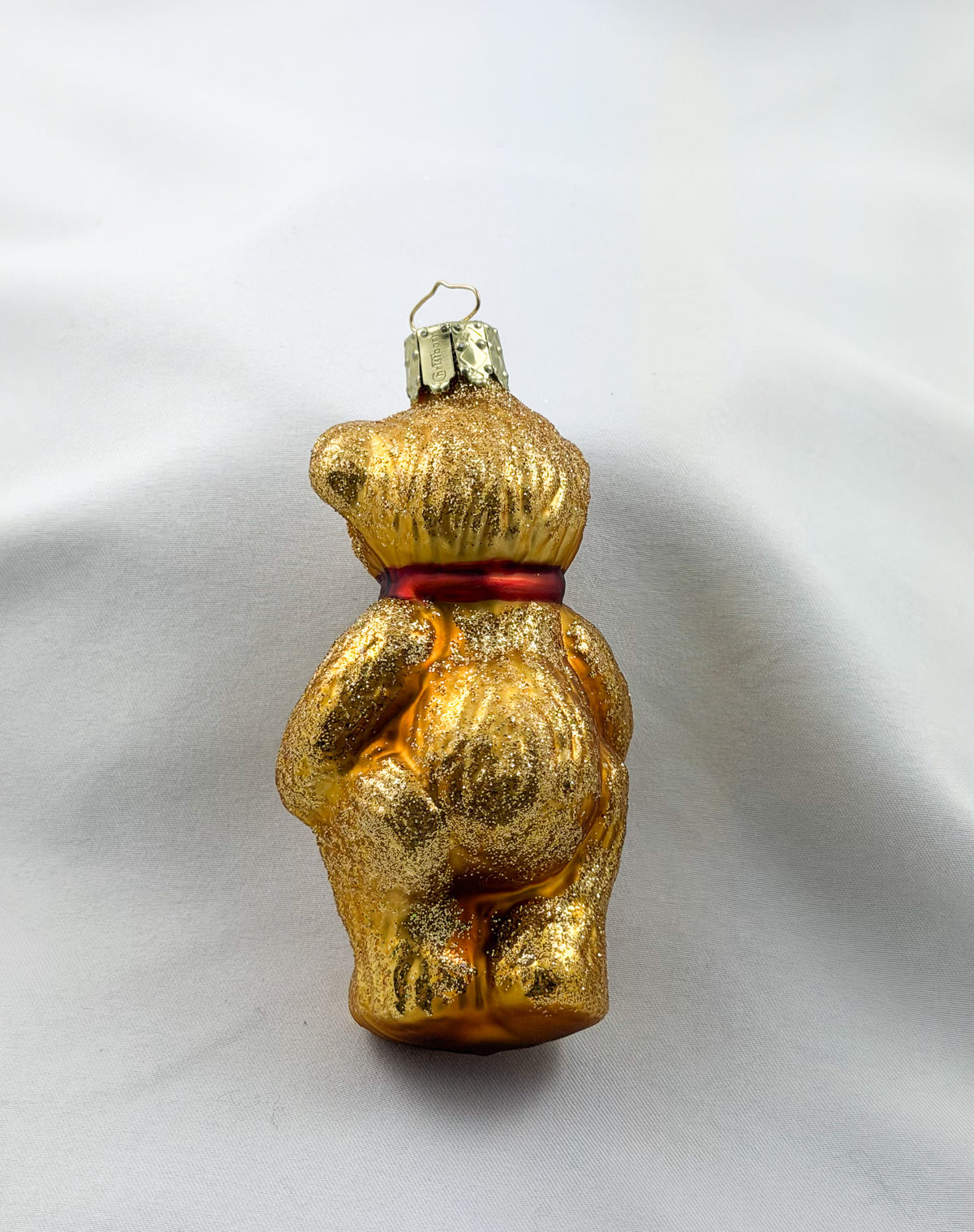 Teddy-Bär mit roter Schleife