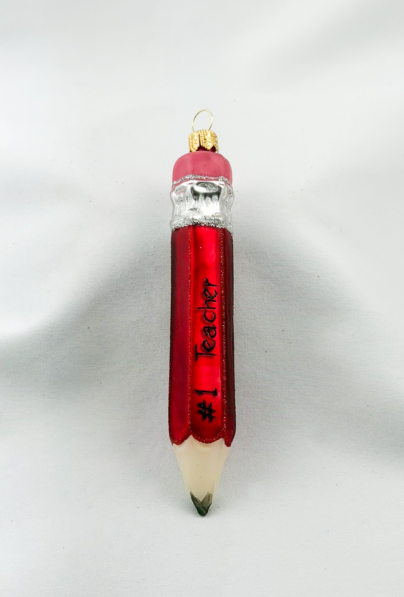 Roter Bleistift mit Radiergummi