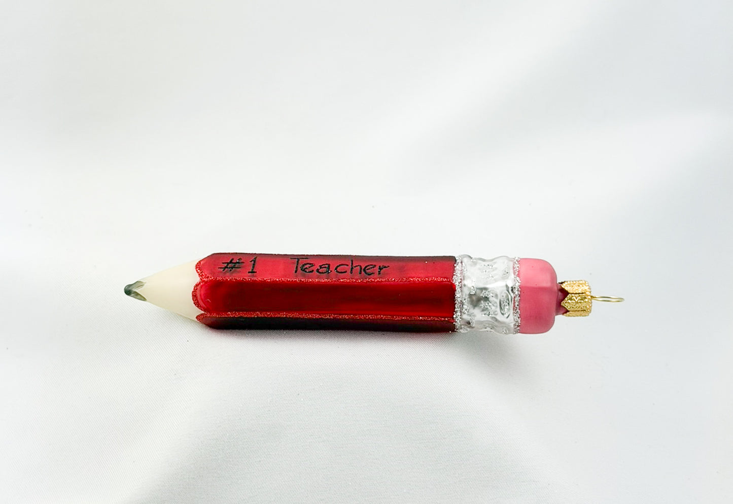 Roter Bleistift mit Radiergummi