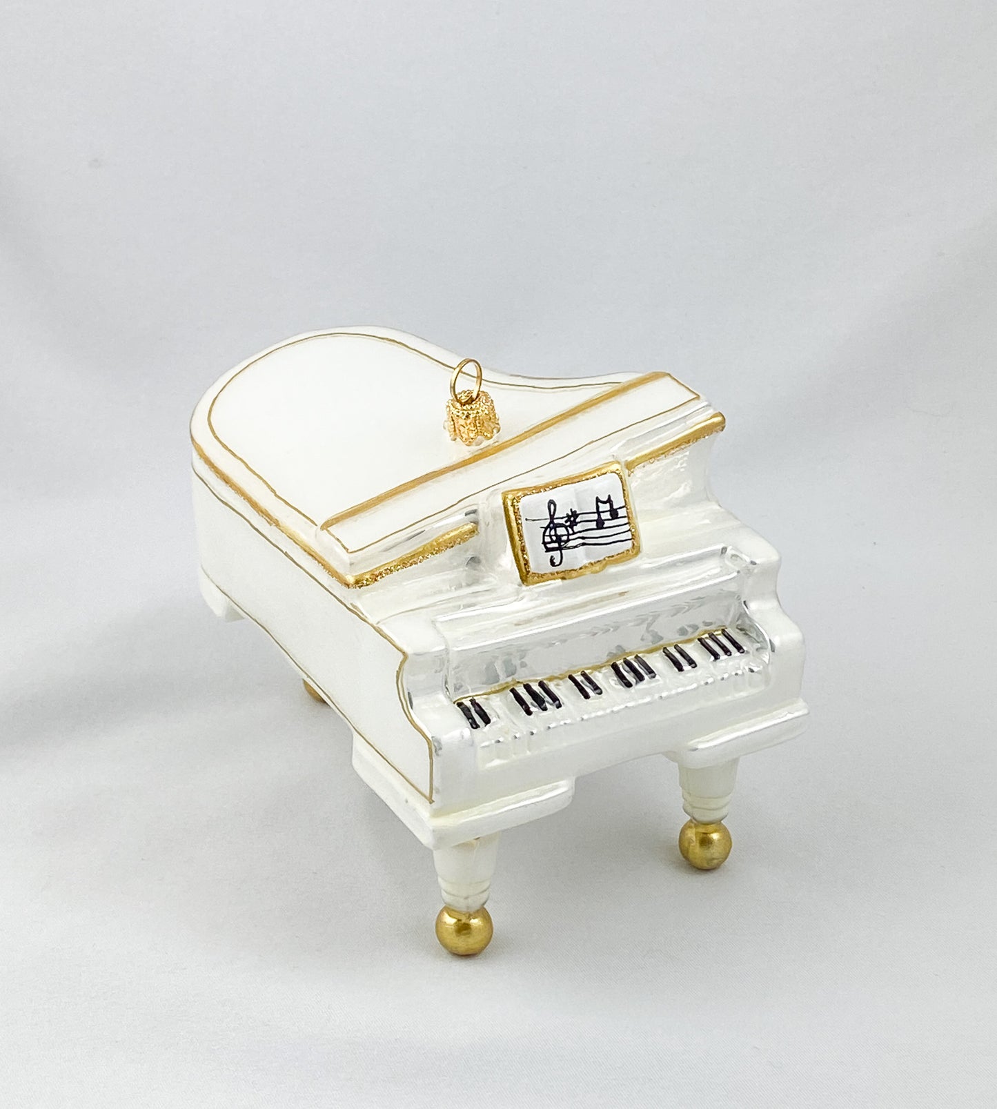 Weisser Flügel oder Piano