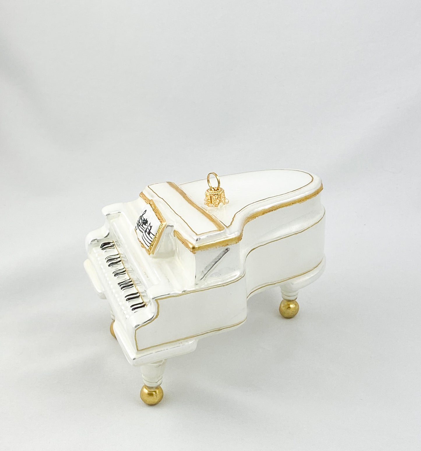 Weisser Flügel oder Piano