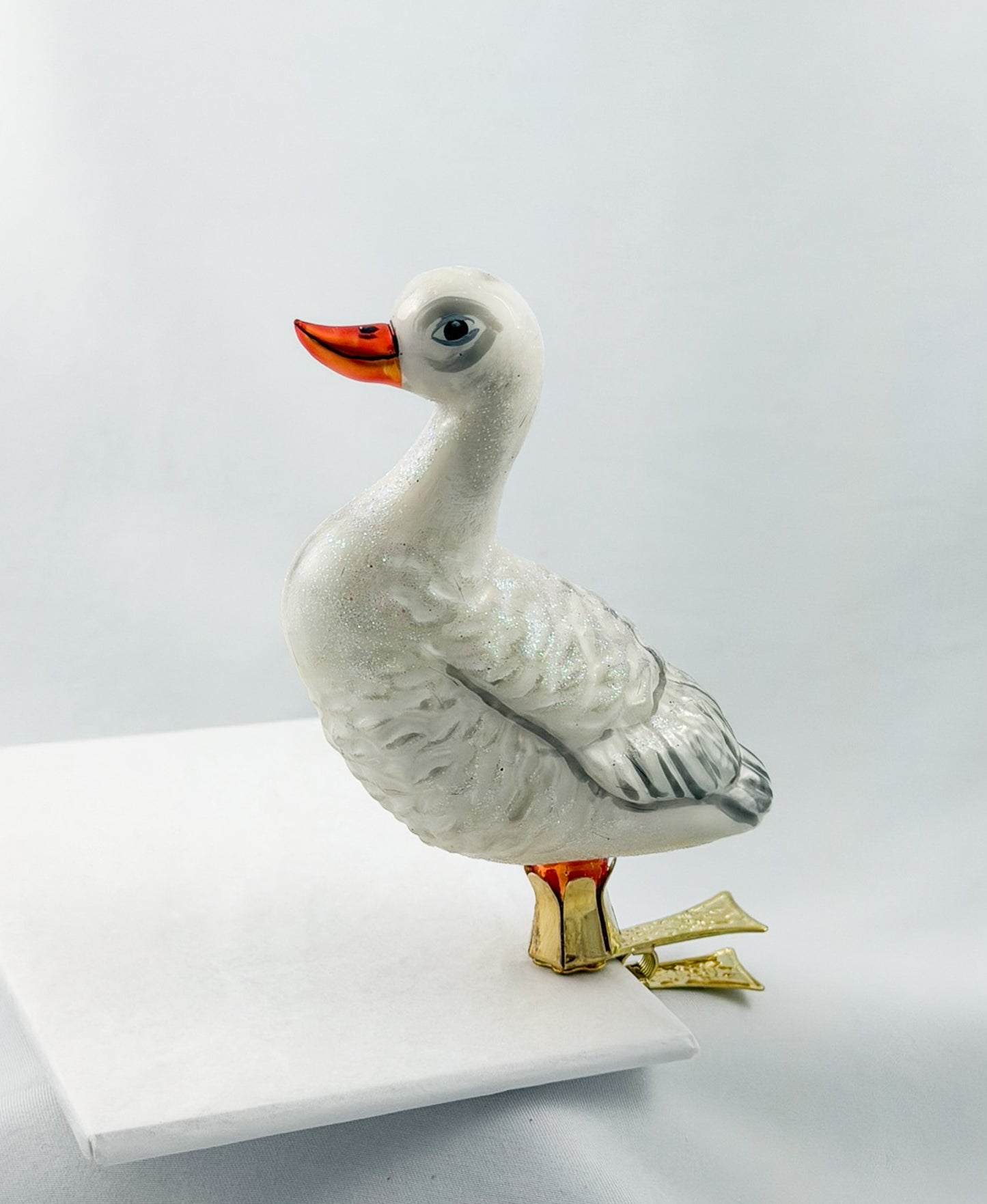 Weisse Gans auf Clip
