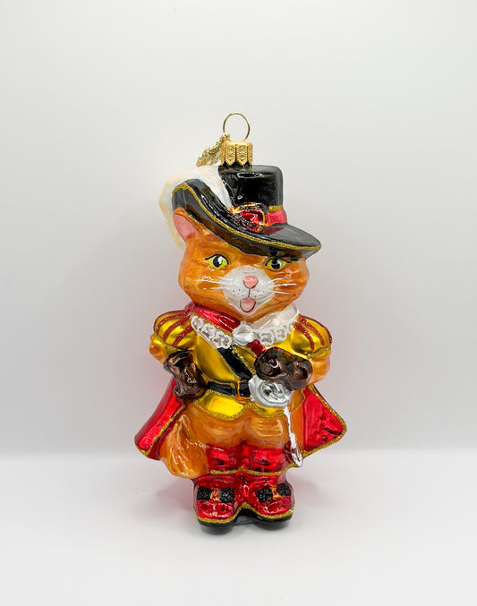 Der gestiefelte Kater mit rotem Umhang